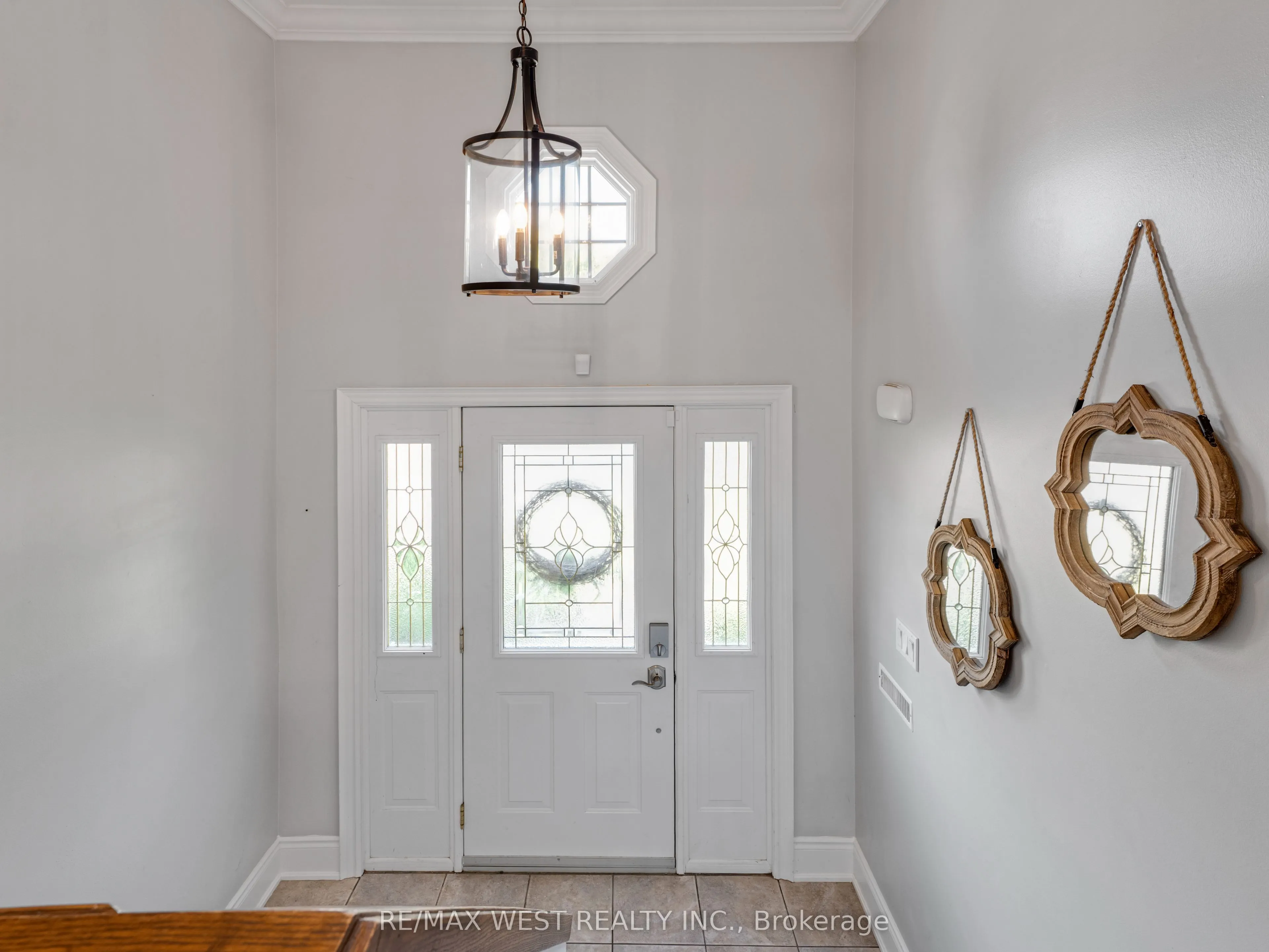 149 Ellwood Drive W