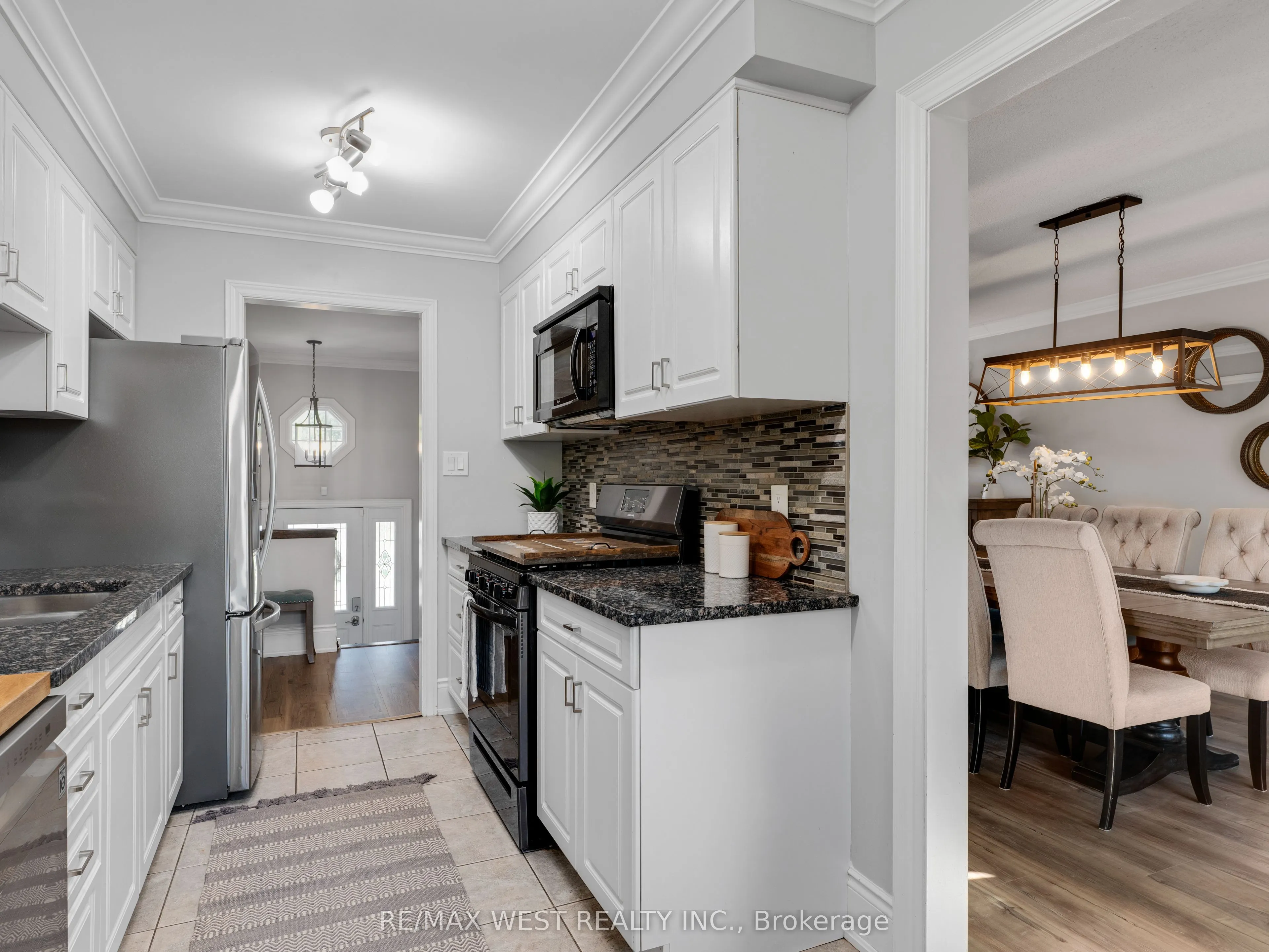 149 Ellwood Drive W