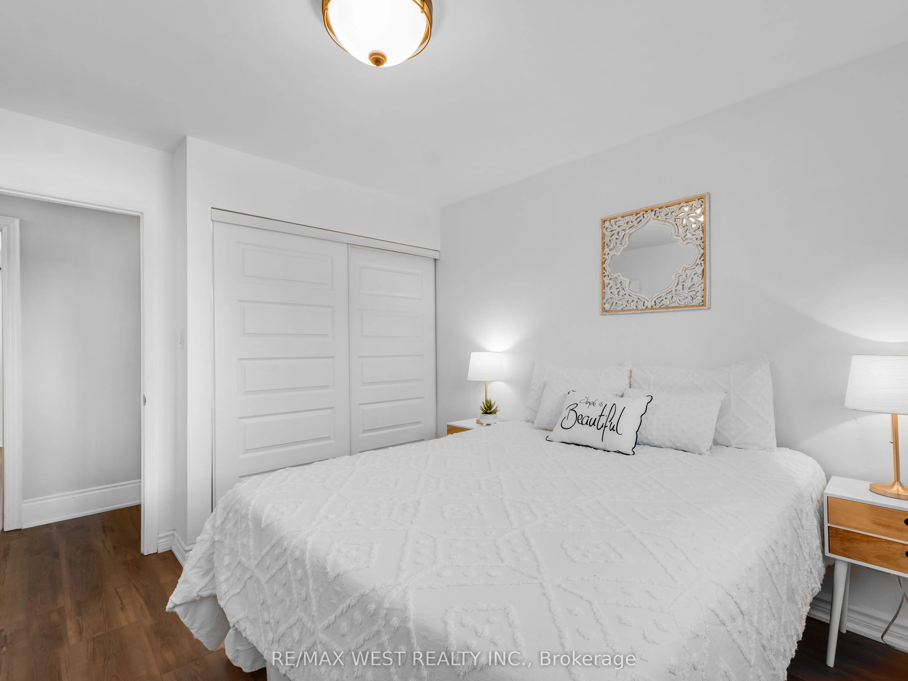 149 Ellwood Drive W