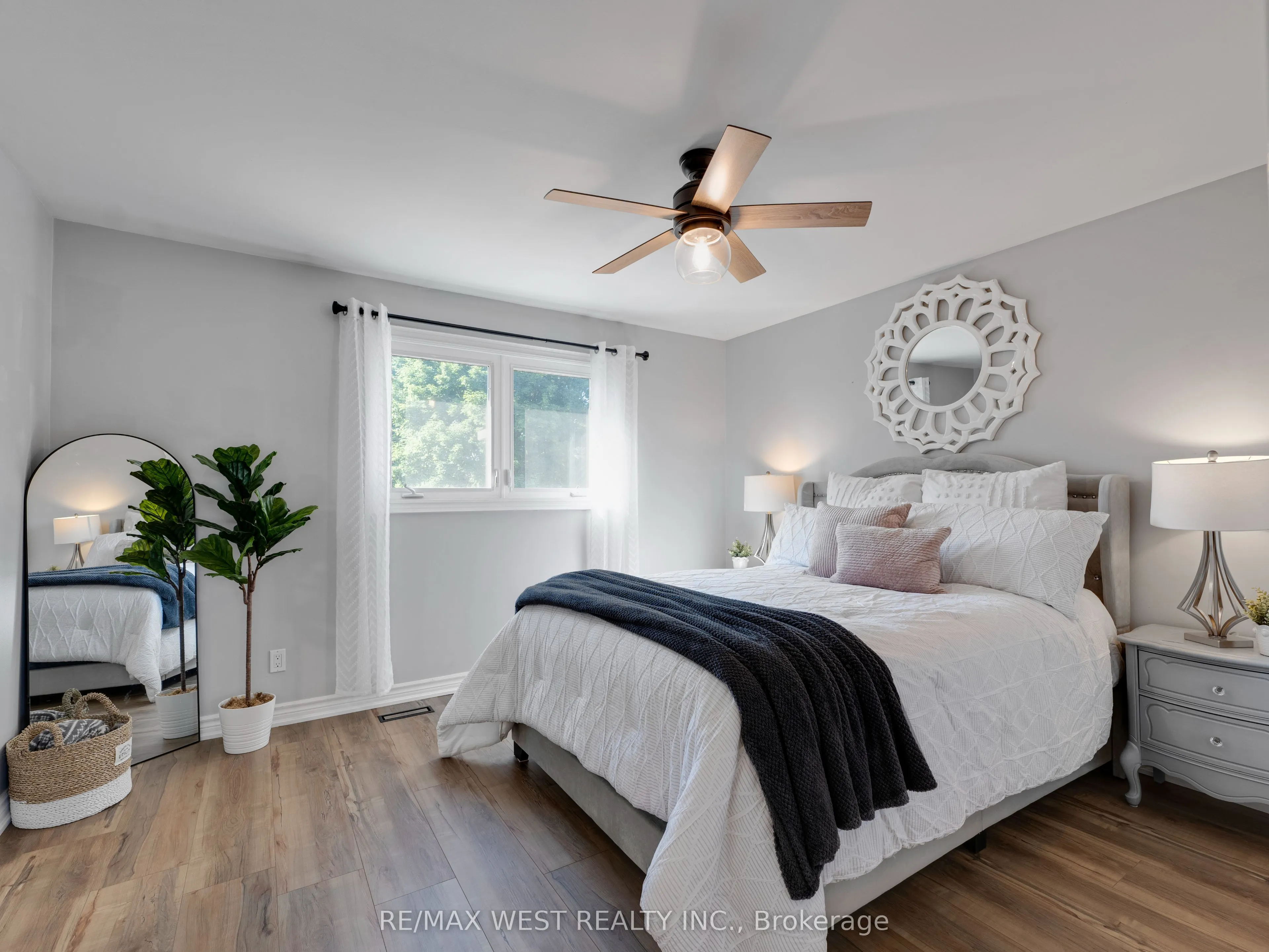 149 Ellwood Drive W