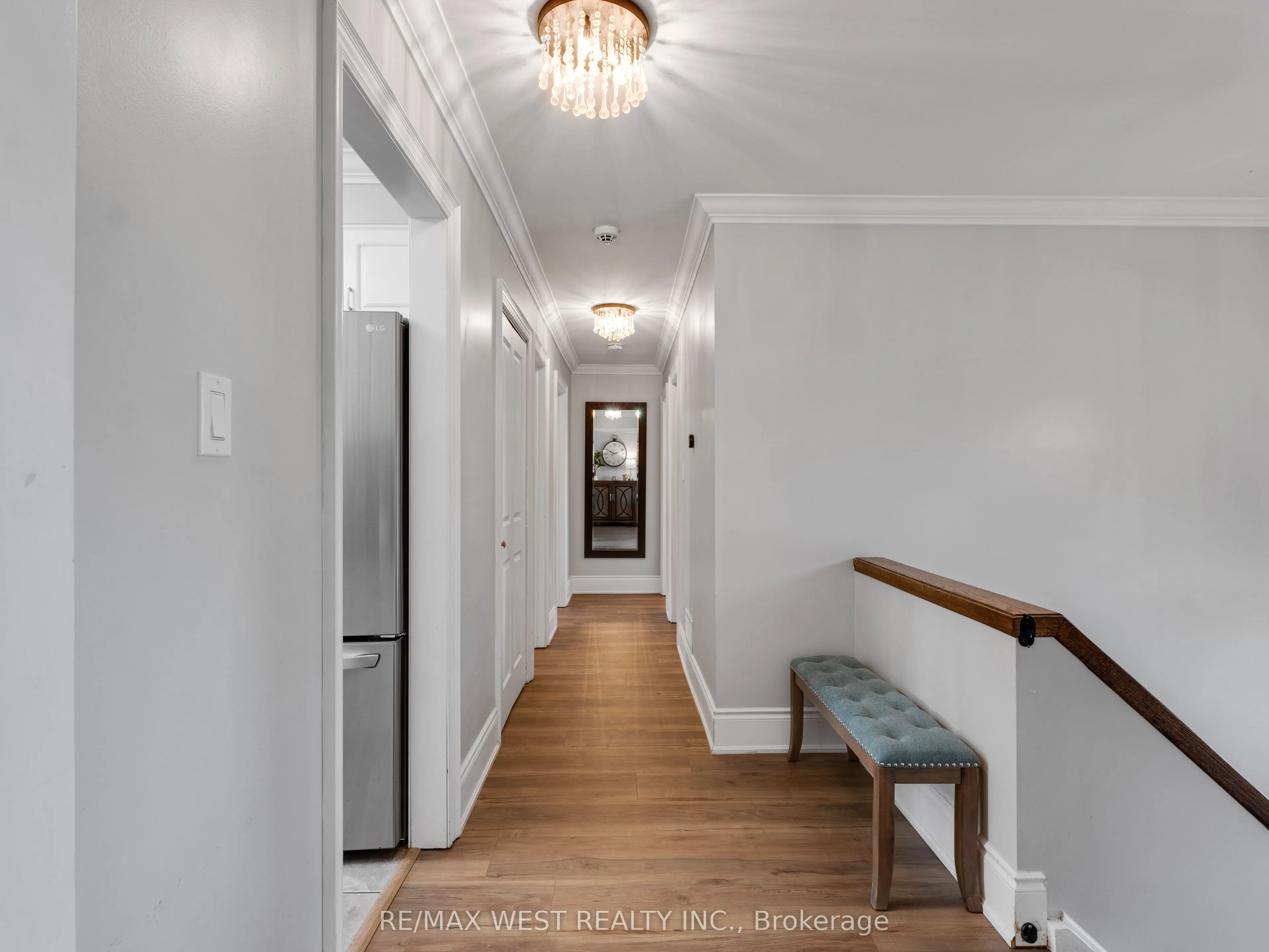 149 Ellwood Drive W