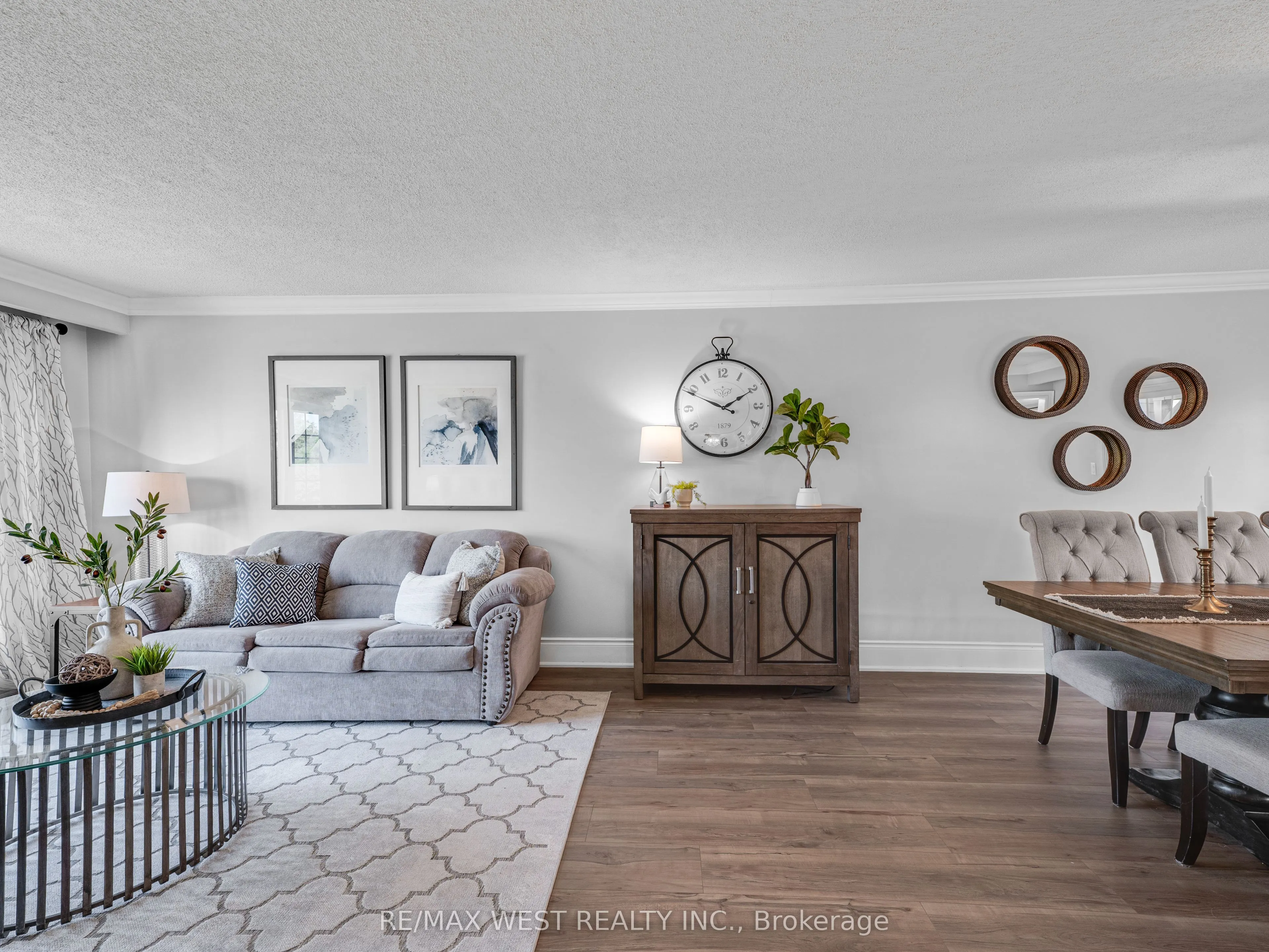149 Ellwood Drive W