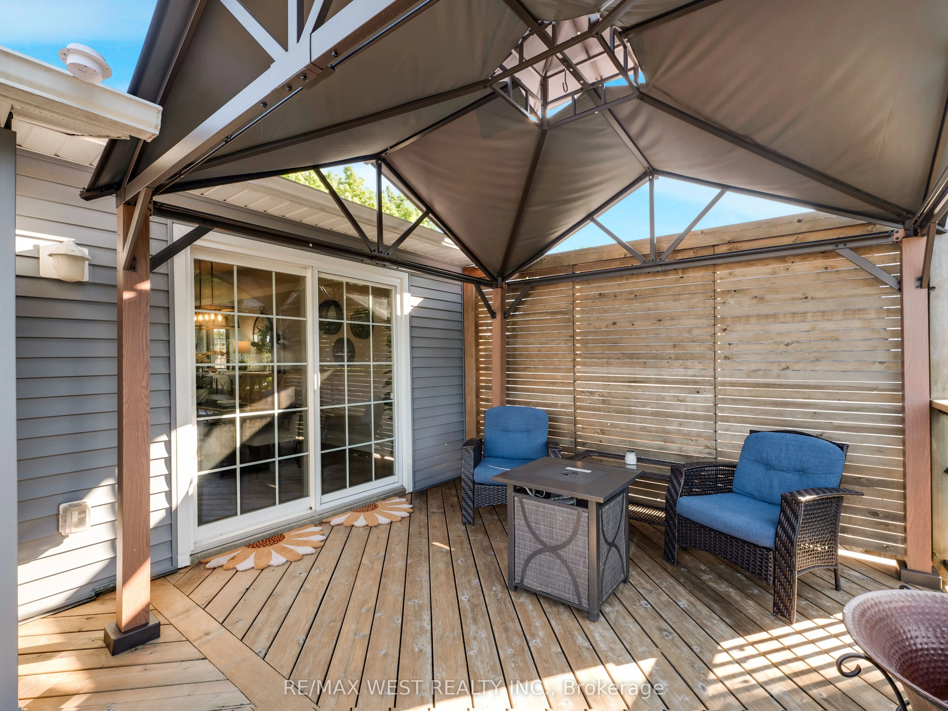149 Ellwood Drive W