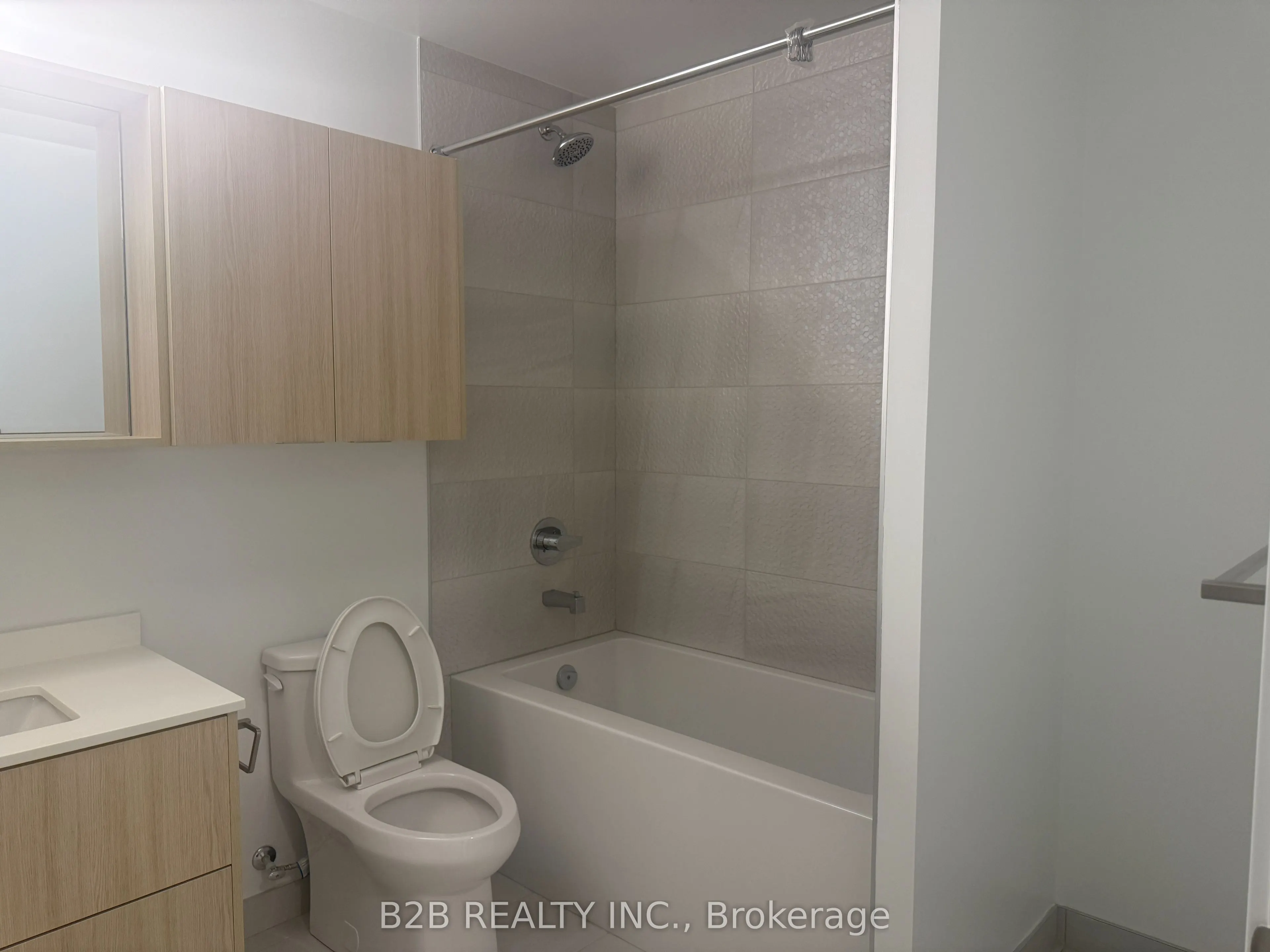 5105 hurontario Street, #608