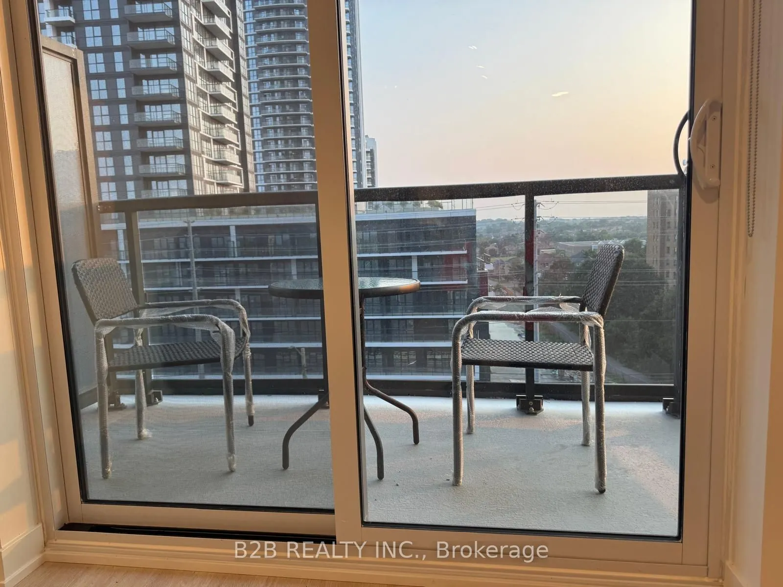 5105 hurontario Street, #608
