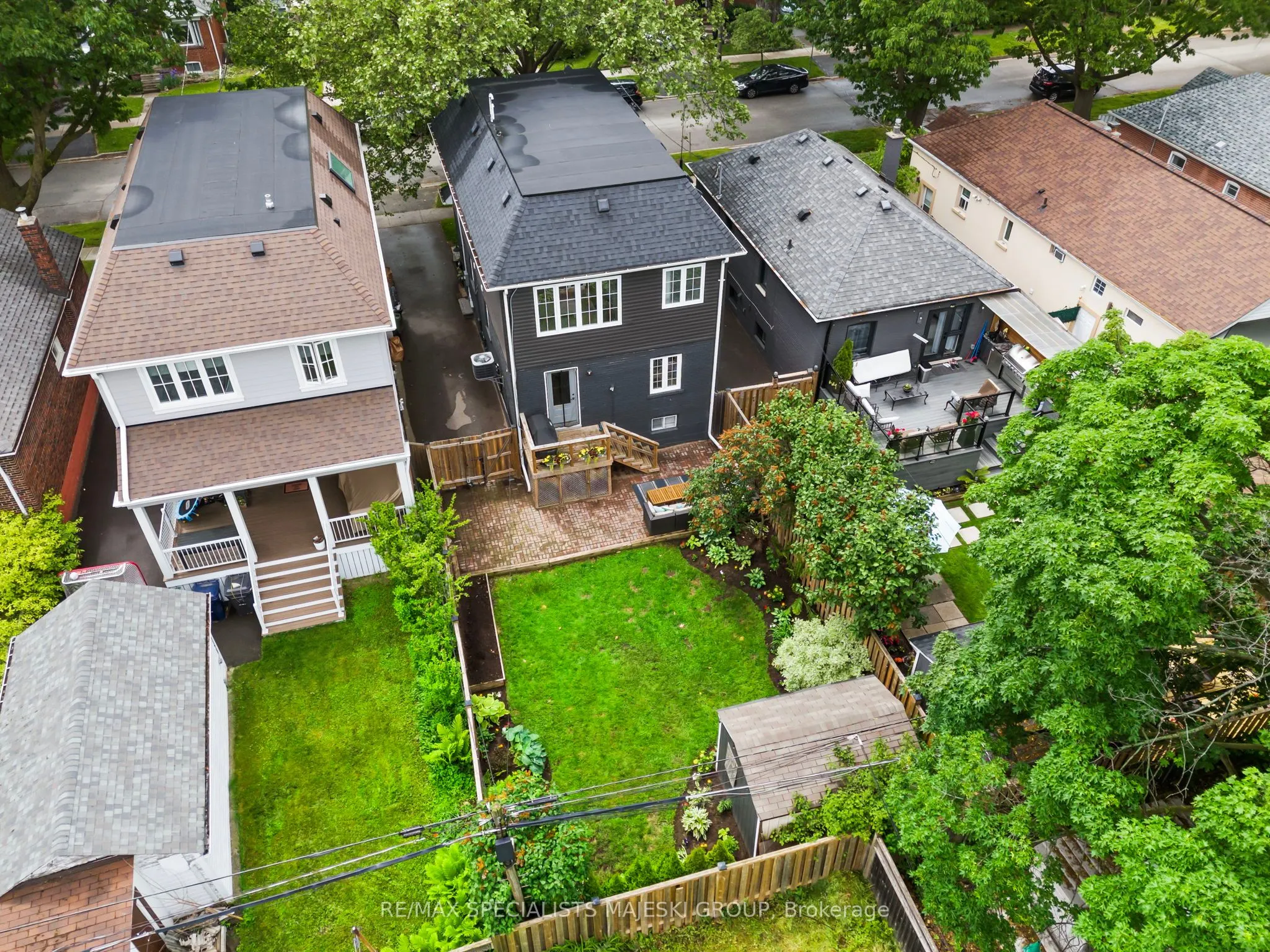 211 Alderbrae Avenue