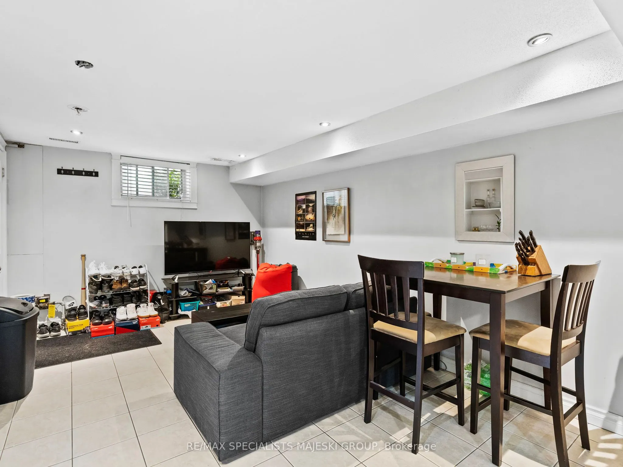 211 Alderbrae Avenue