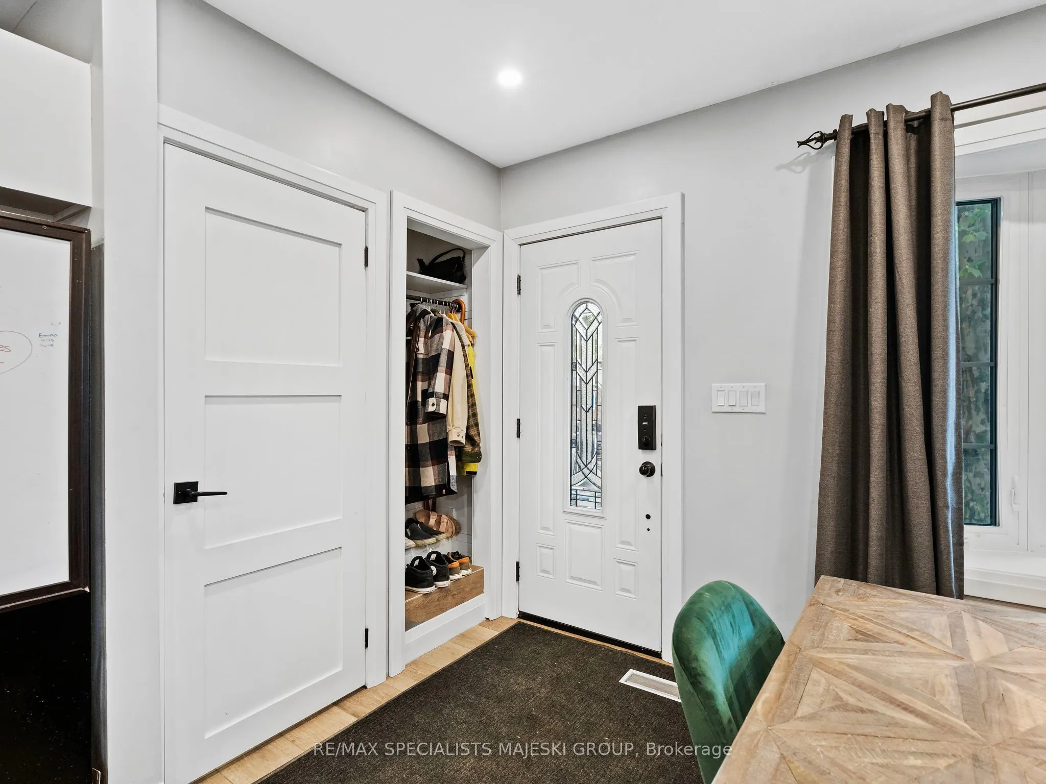 211 Alderbrae Avenue