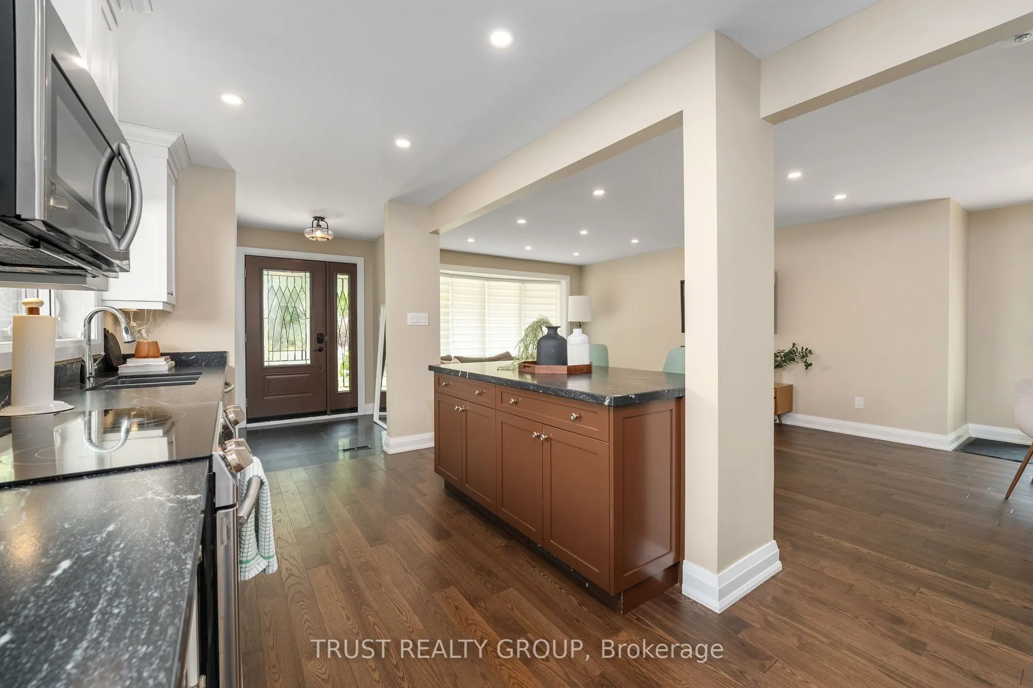 18 Deanecrest Road