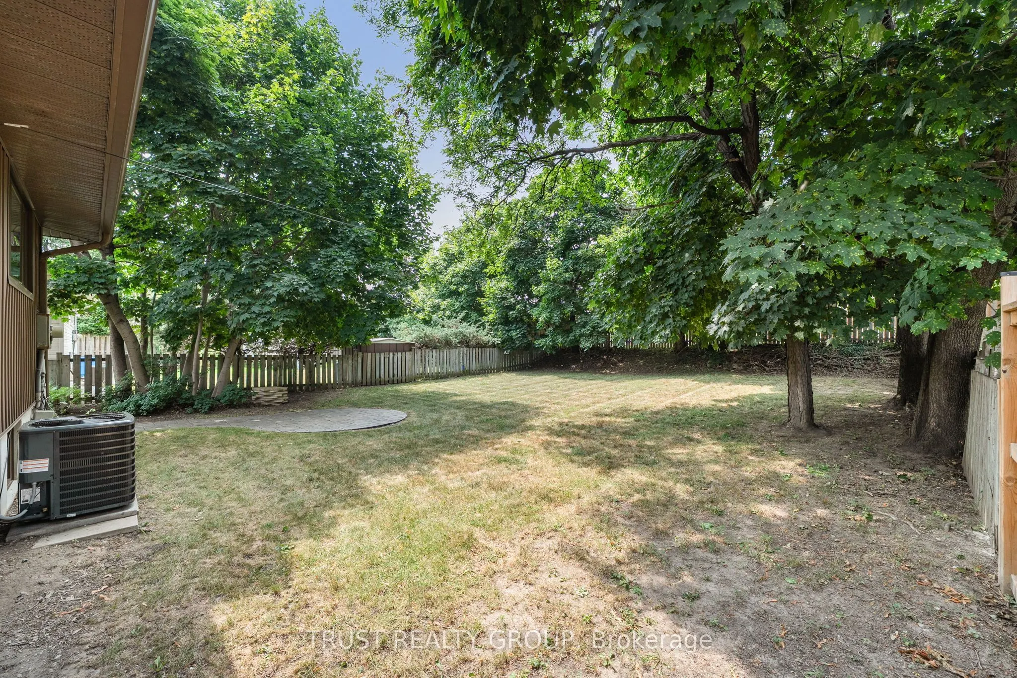 18 Deanecrest Road