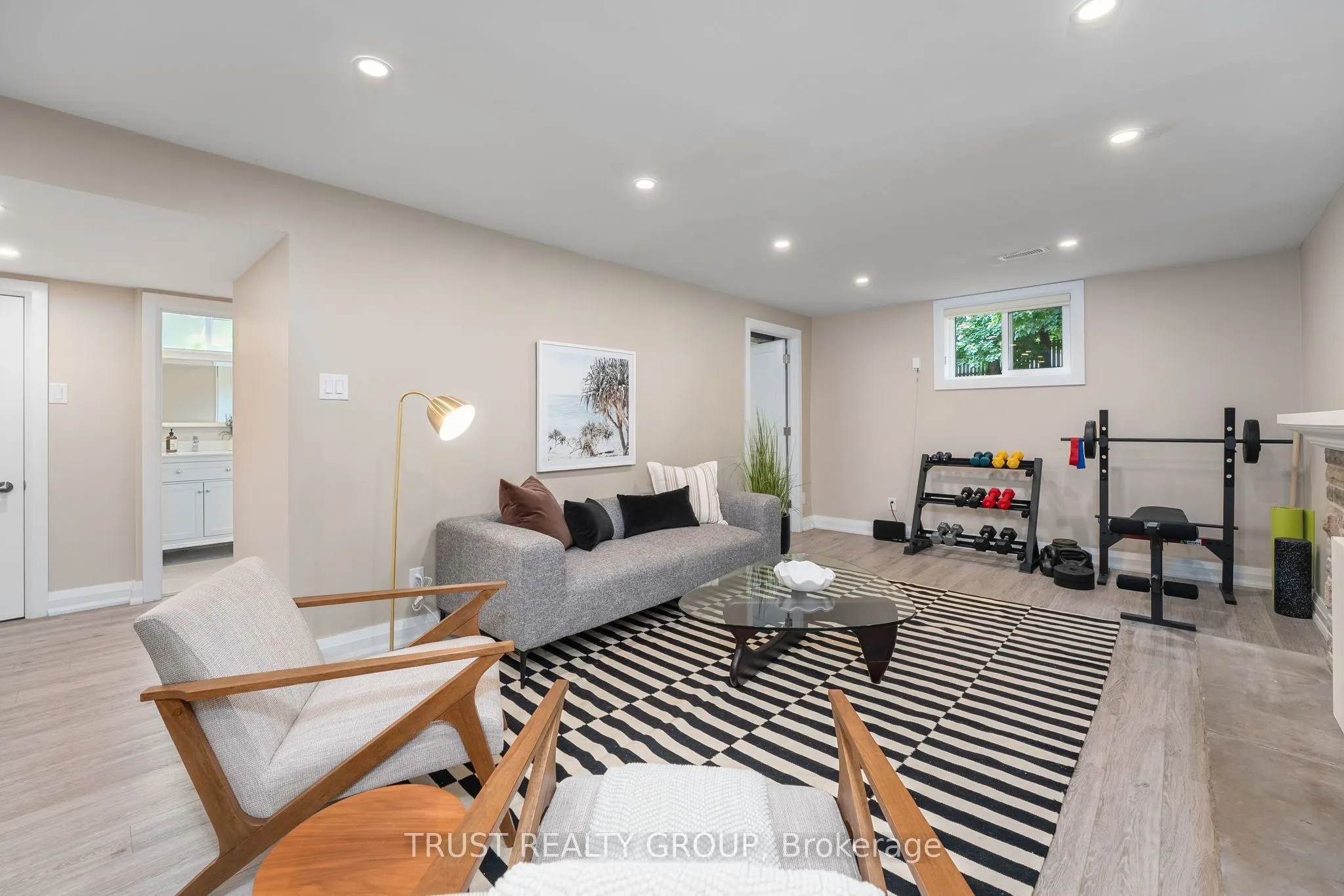 18 Deanecrest Road