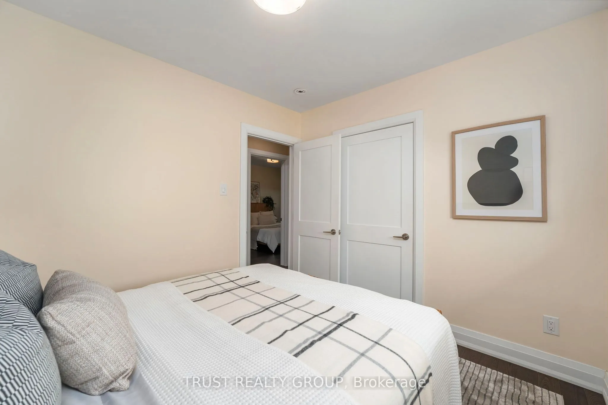 18 Deanecrest Road