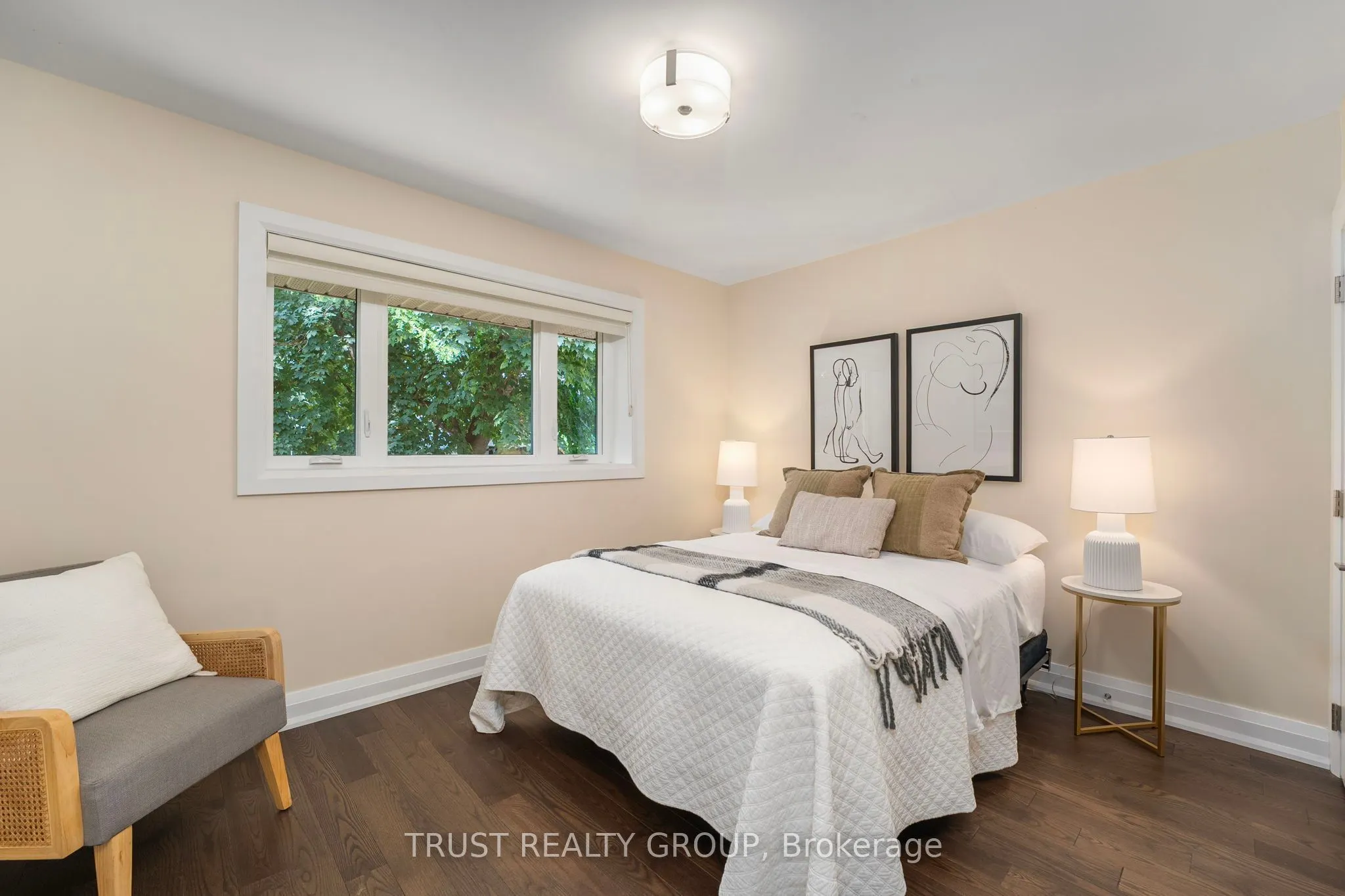 18 Deanecrest Road
