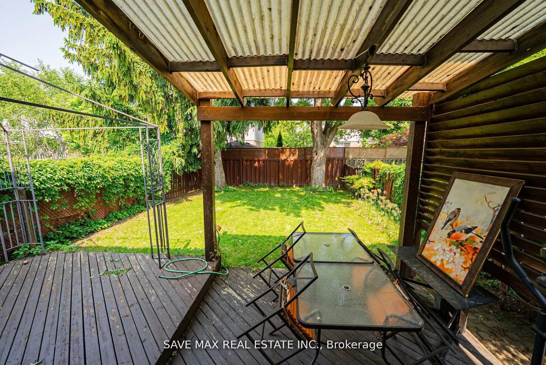 3158 Keynes Crescent
