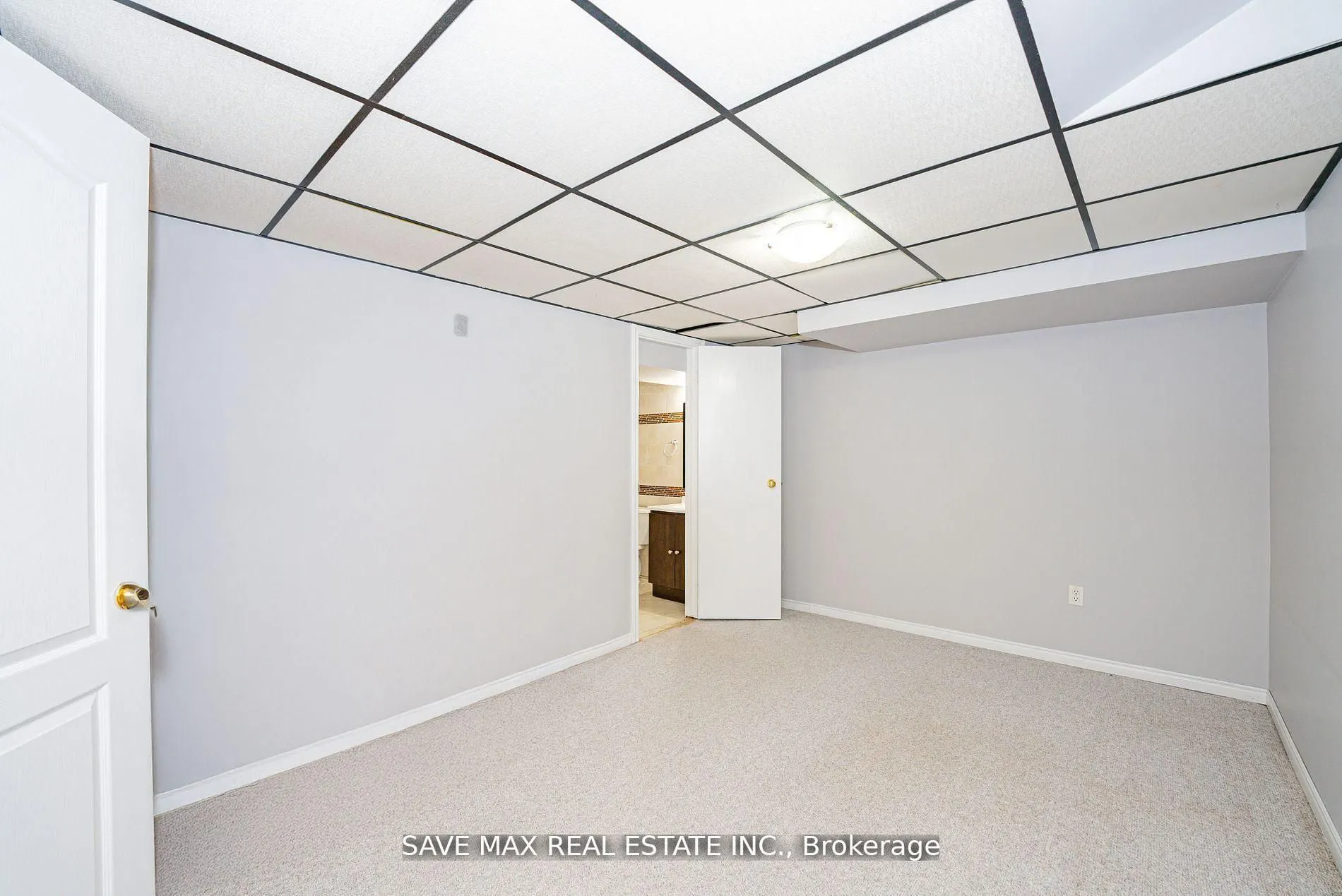 3158 Keynes Crescent