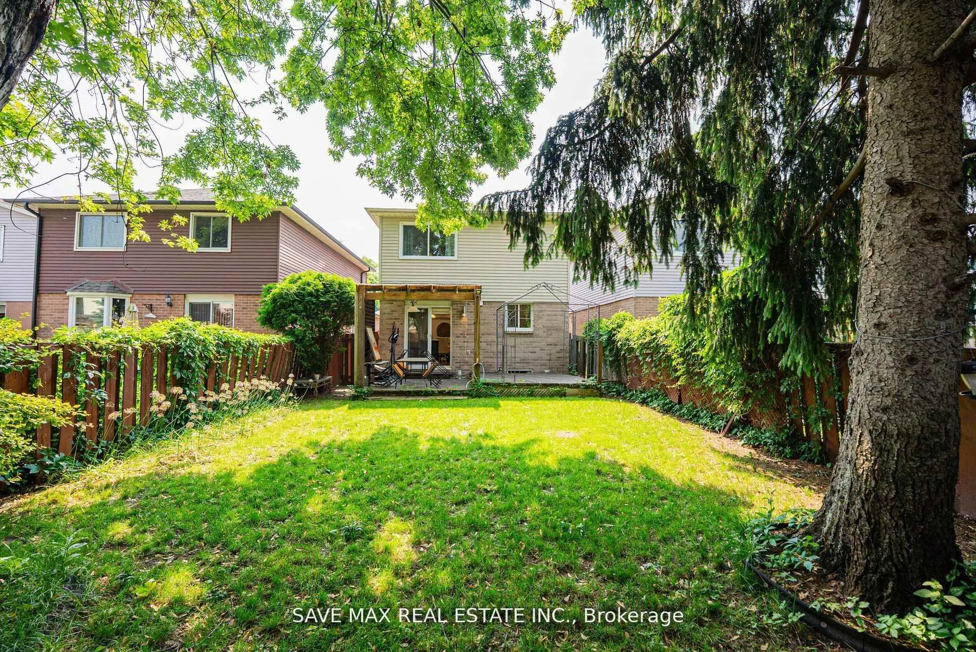 3158 Keynes Crescent