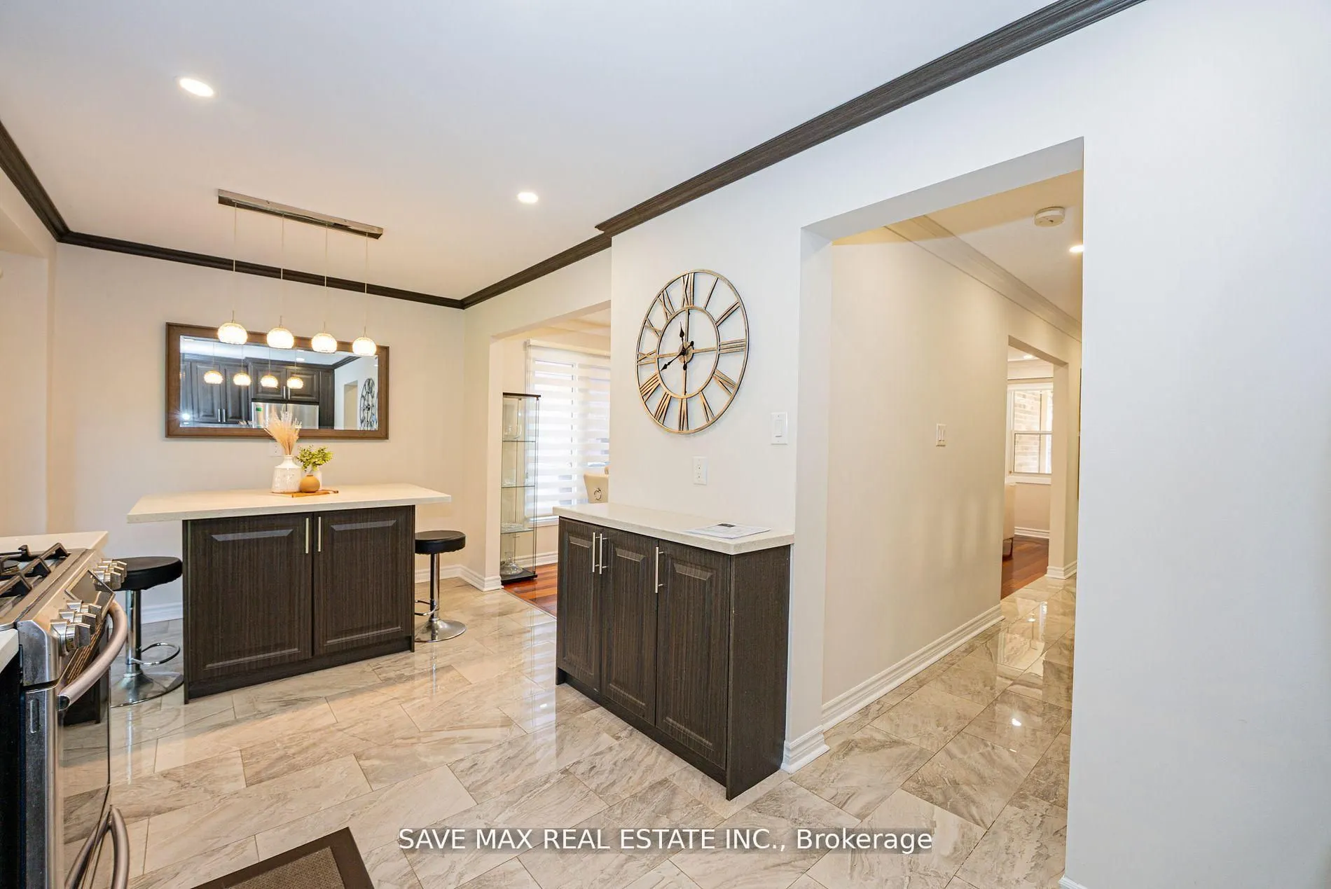 3158 Keynes Crescent