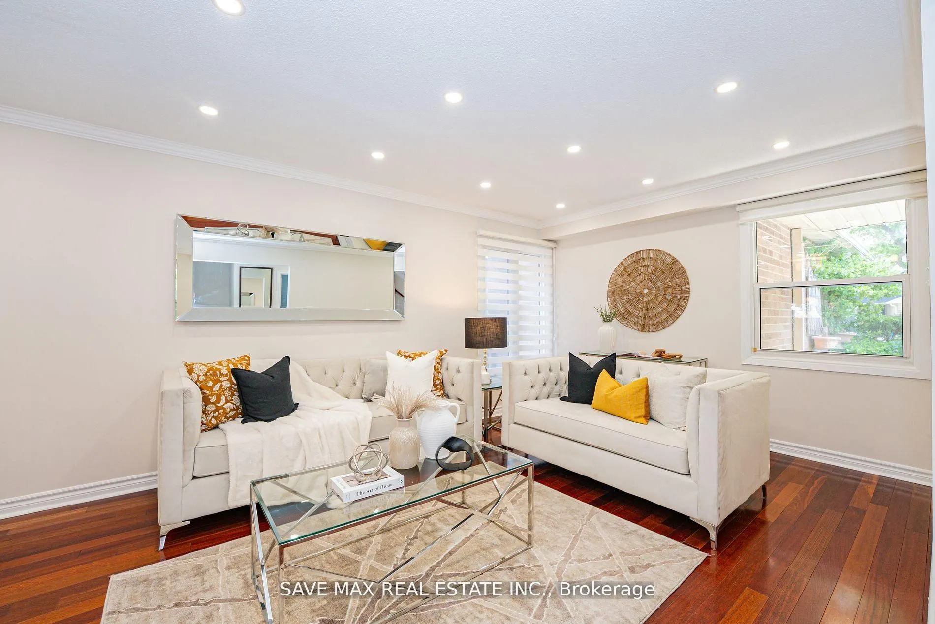 3158 Keynes Crescent
