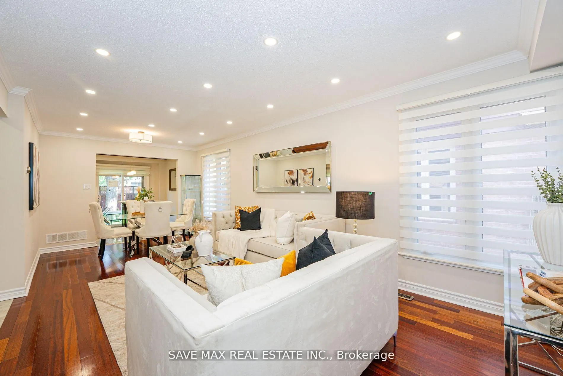 3158 Keynes Crescent