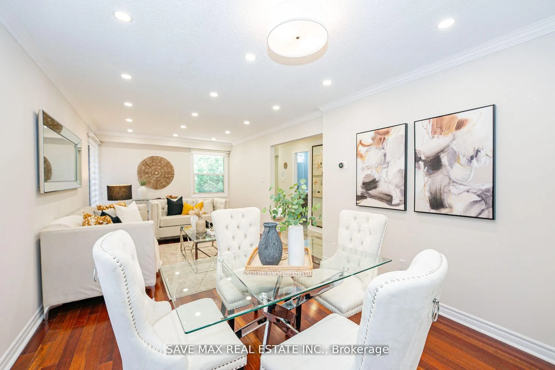 3158 Keynes Crescent