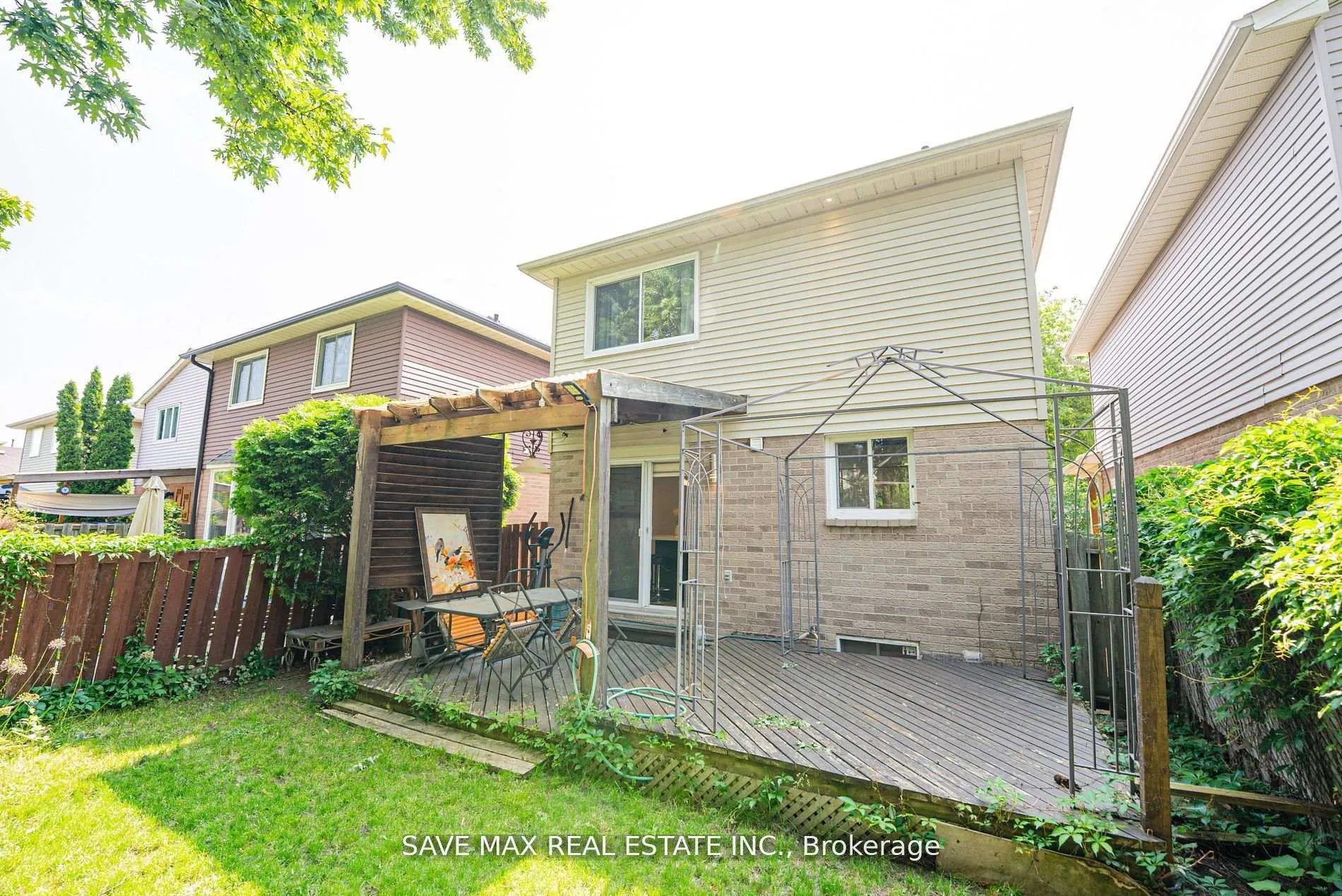 3158 Keynes Crescent