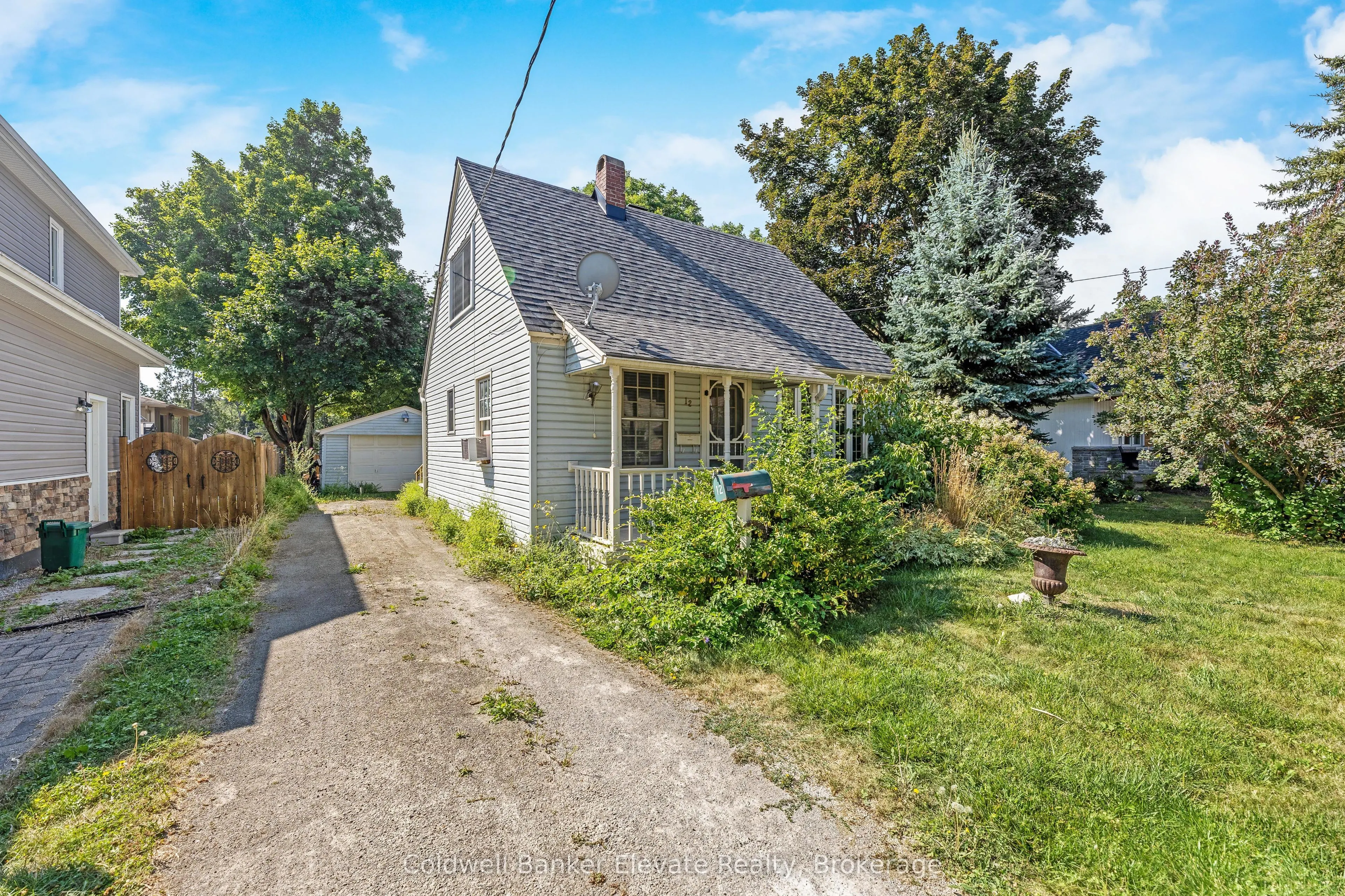12 Churchill Crescent