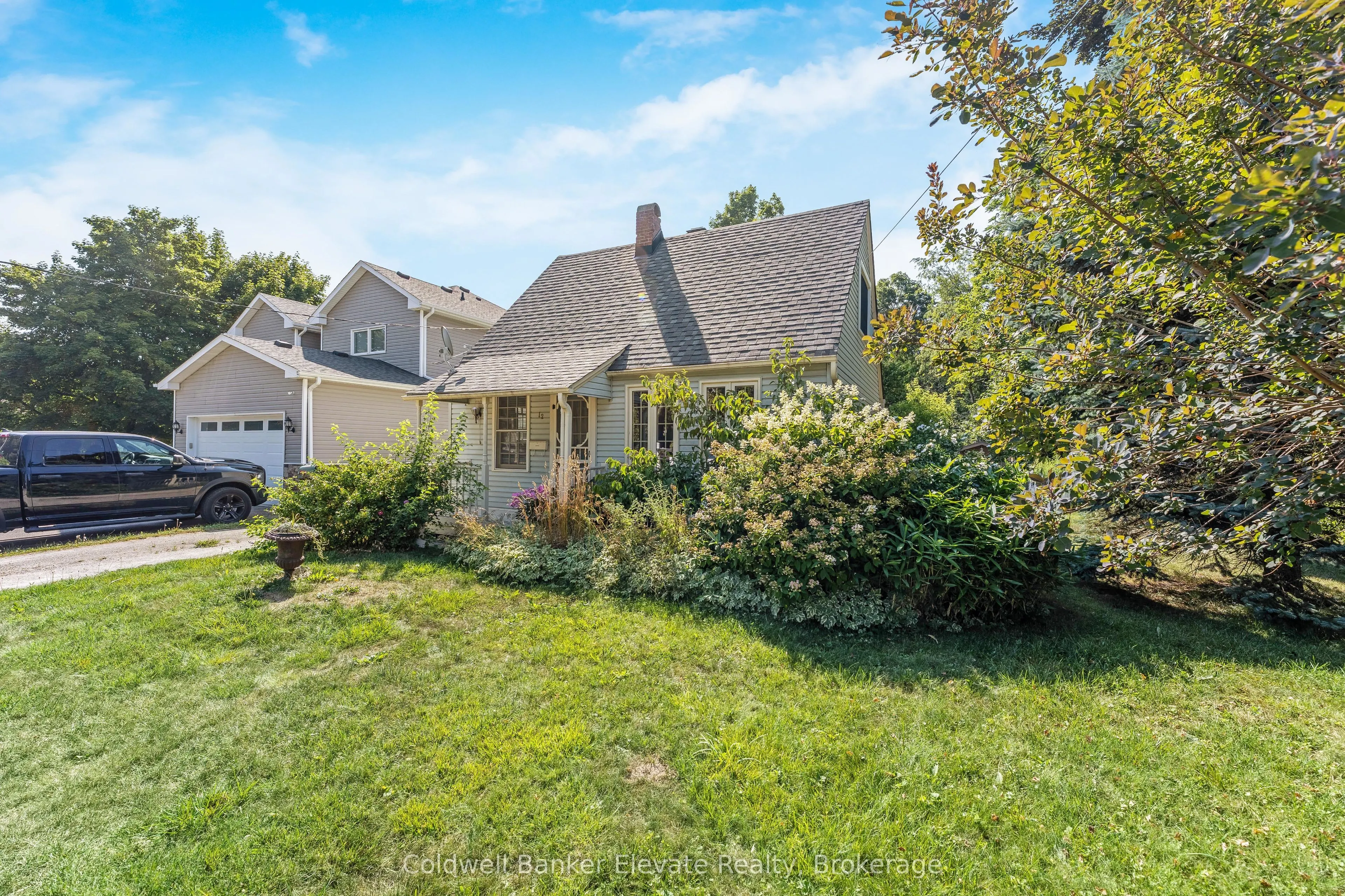 12 Churchill Crescent