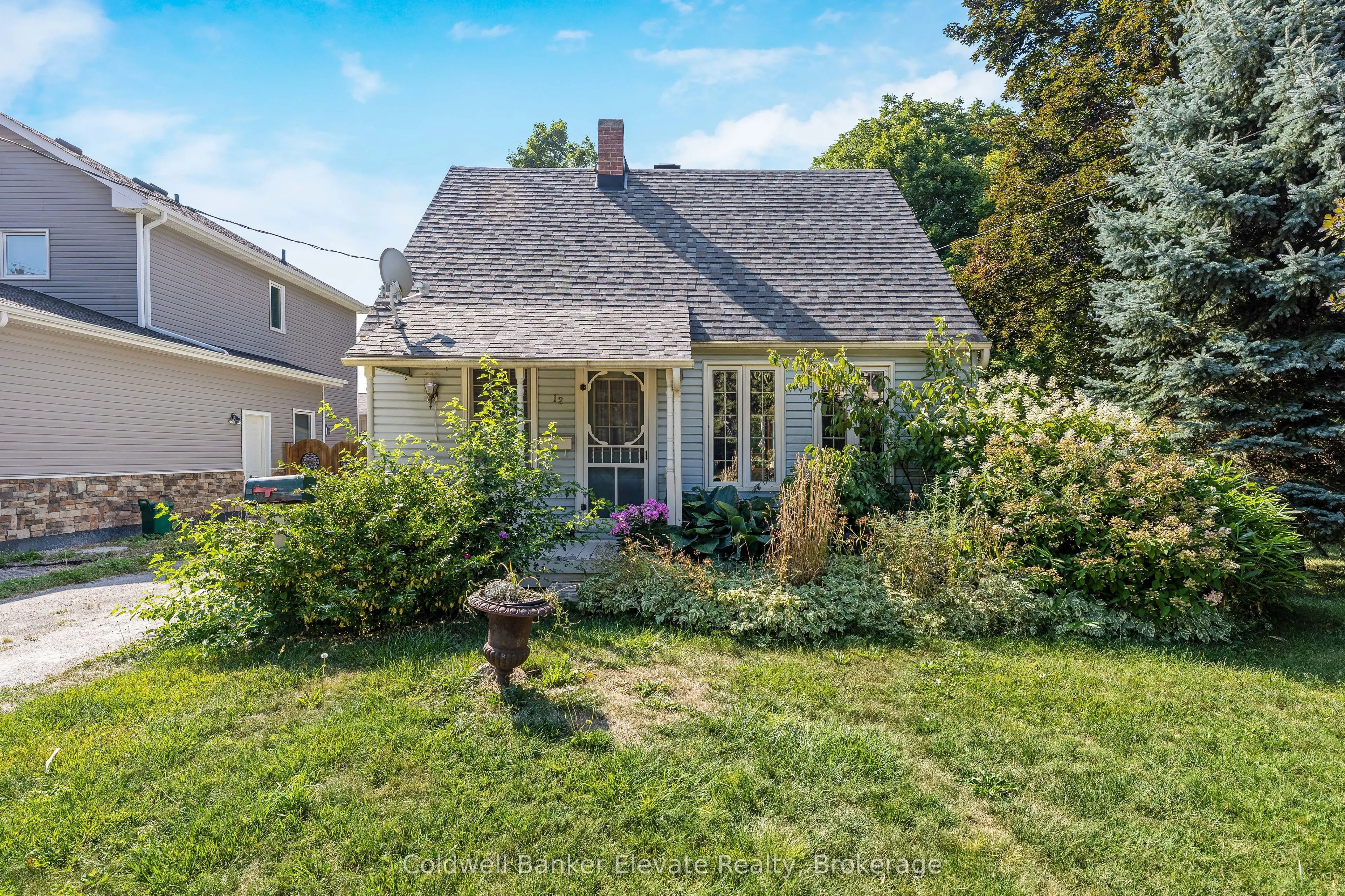 12 Churchill Crescent