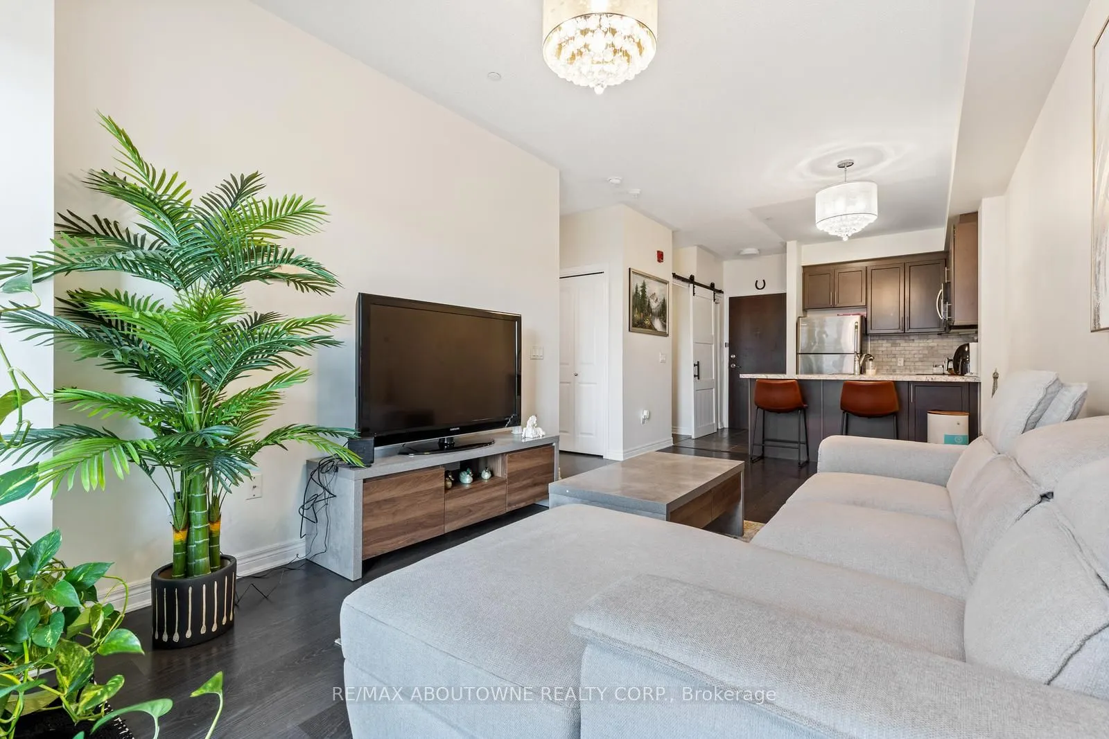 216 Oak Park Boulevard, #312