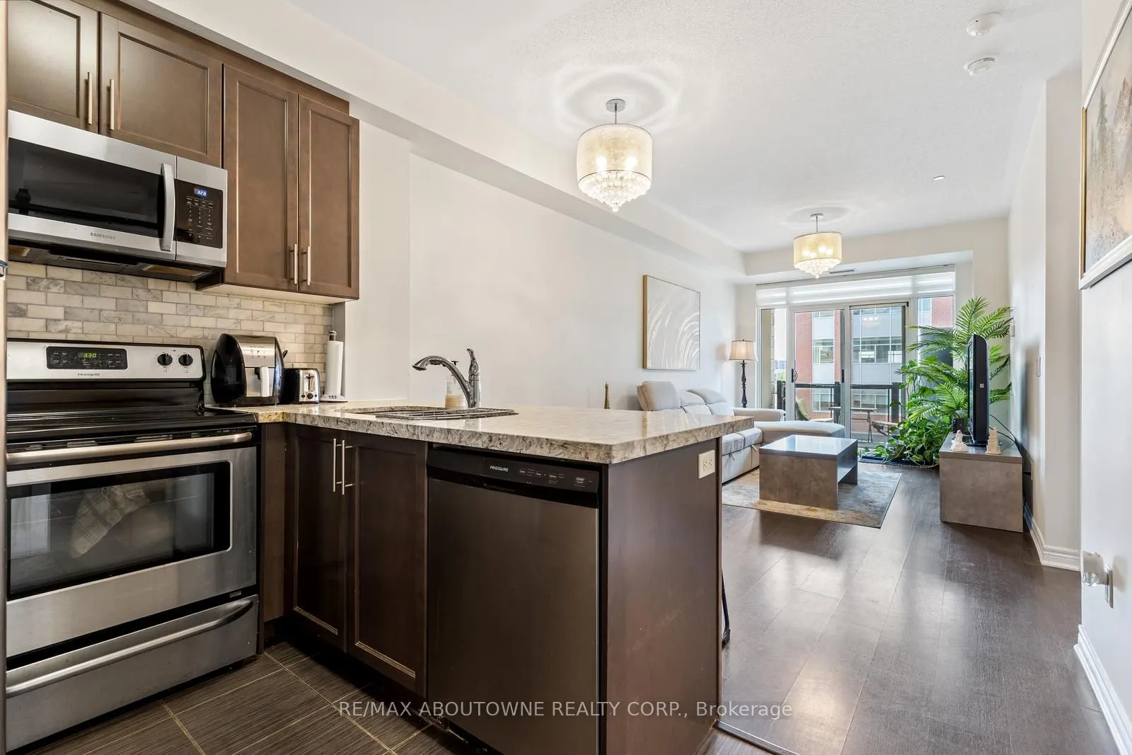 216 Oak Park Boulevard, #312