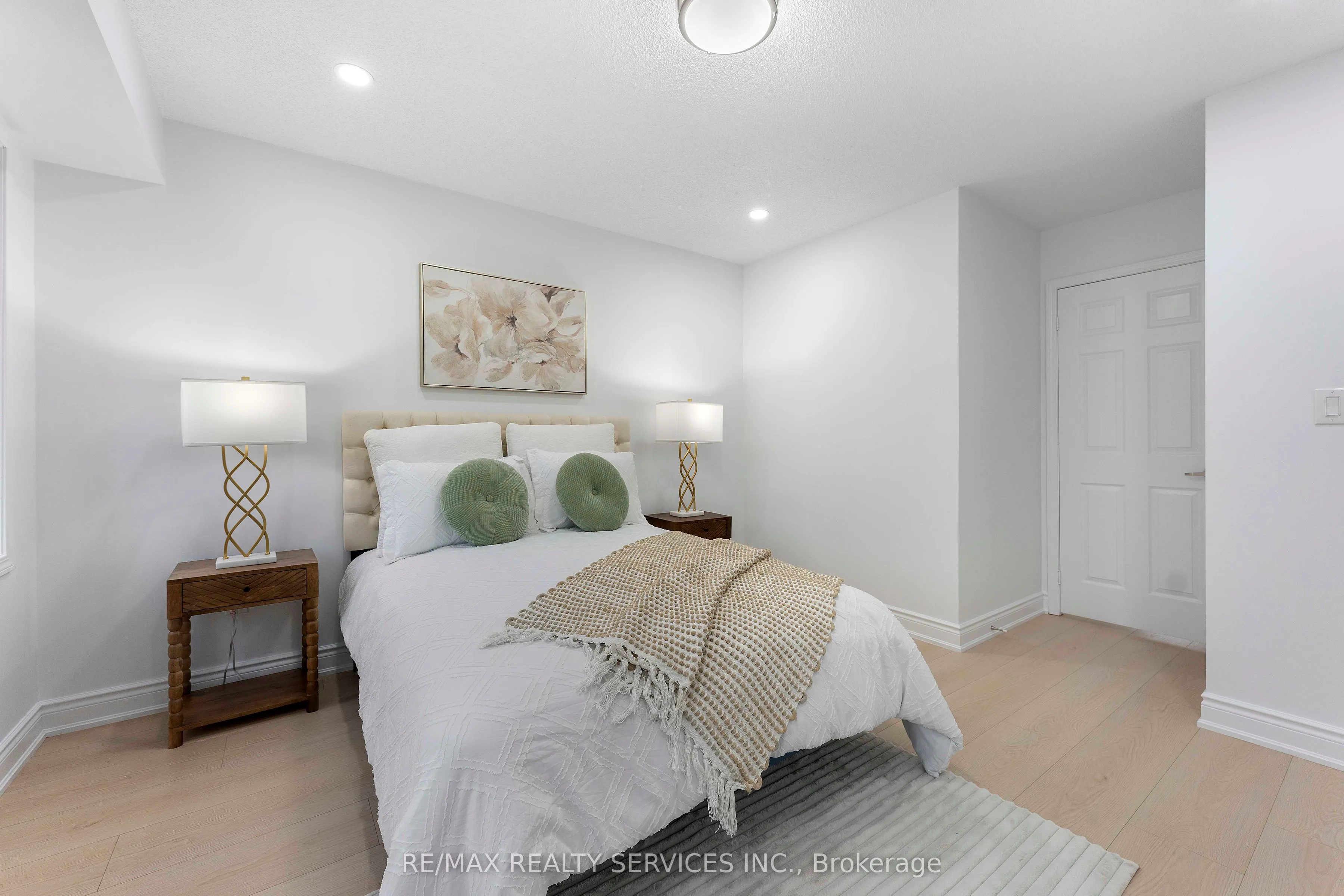 80 Acorn Place, #28