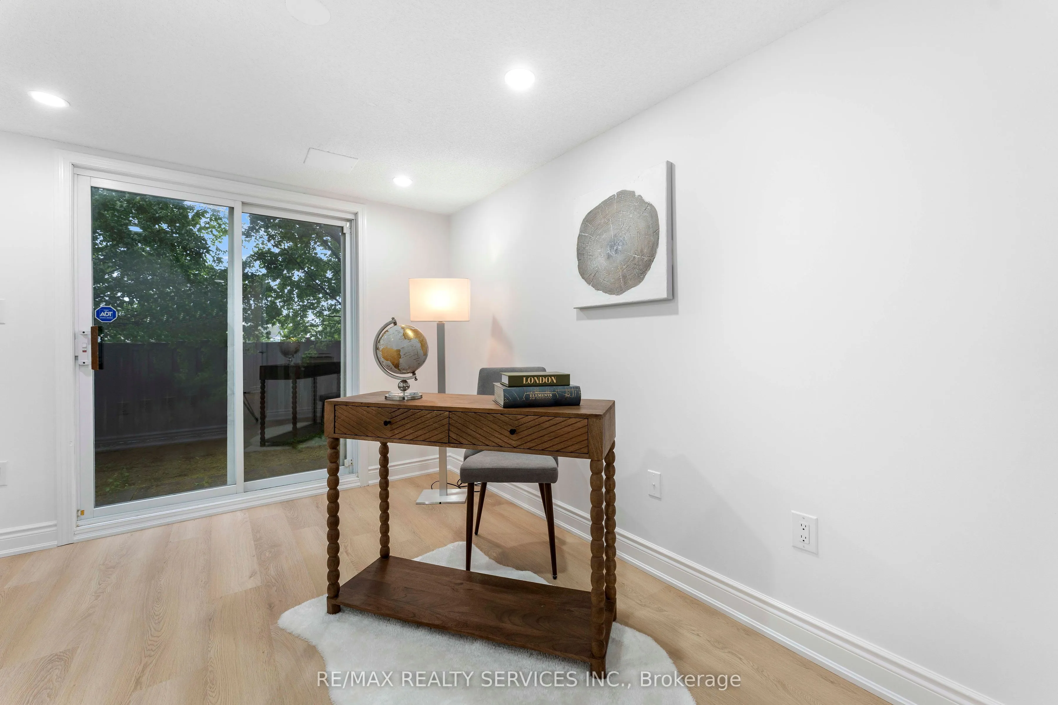 80 Acorn Place, #28