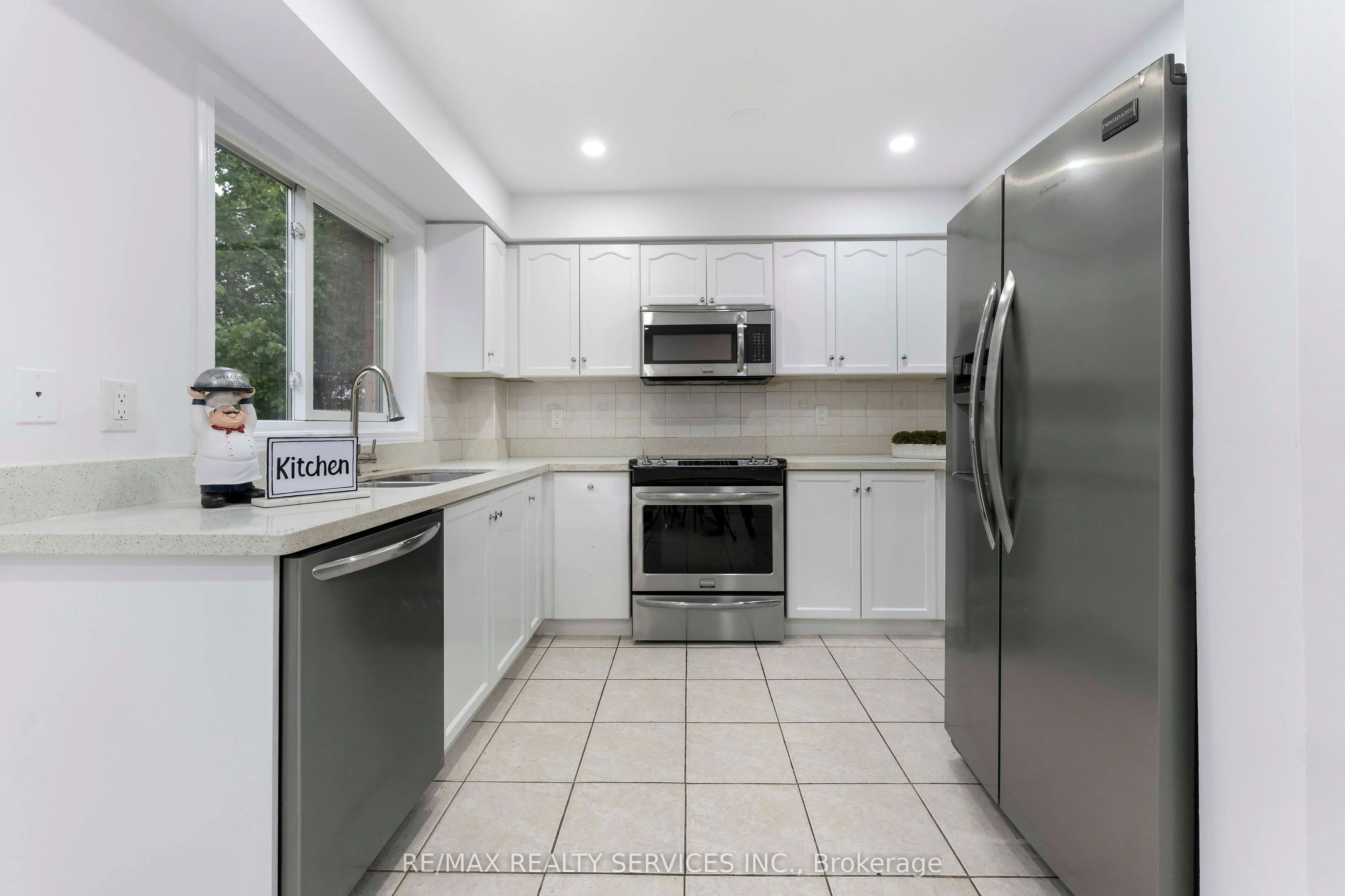80 Acorn Place, #28