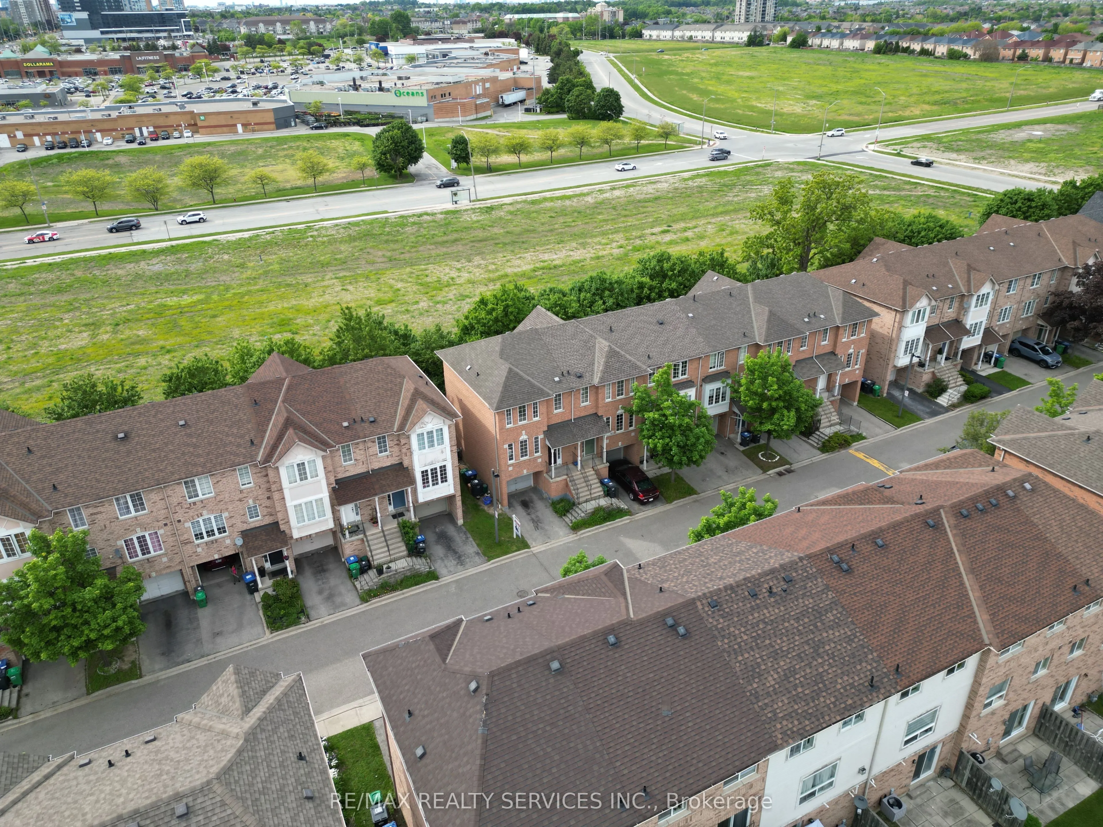 80 Acorn Place, #28