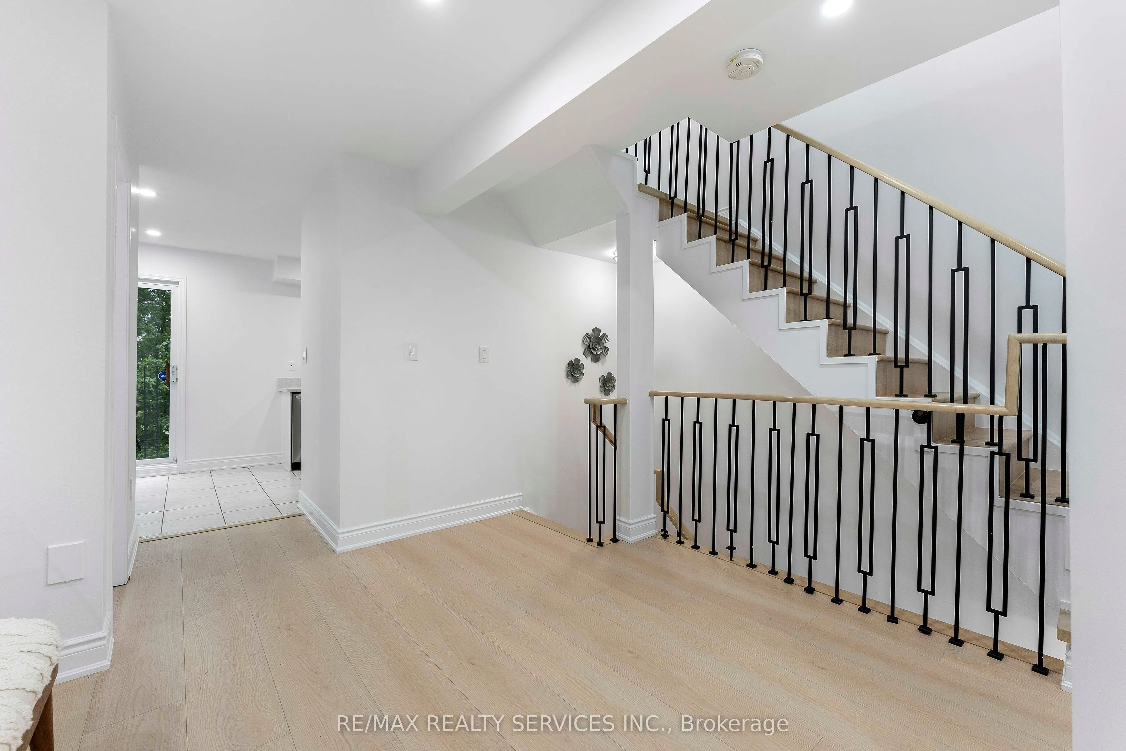 80 Acorn Place, #28