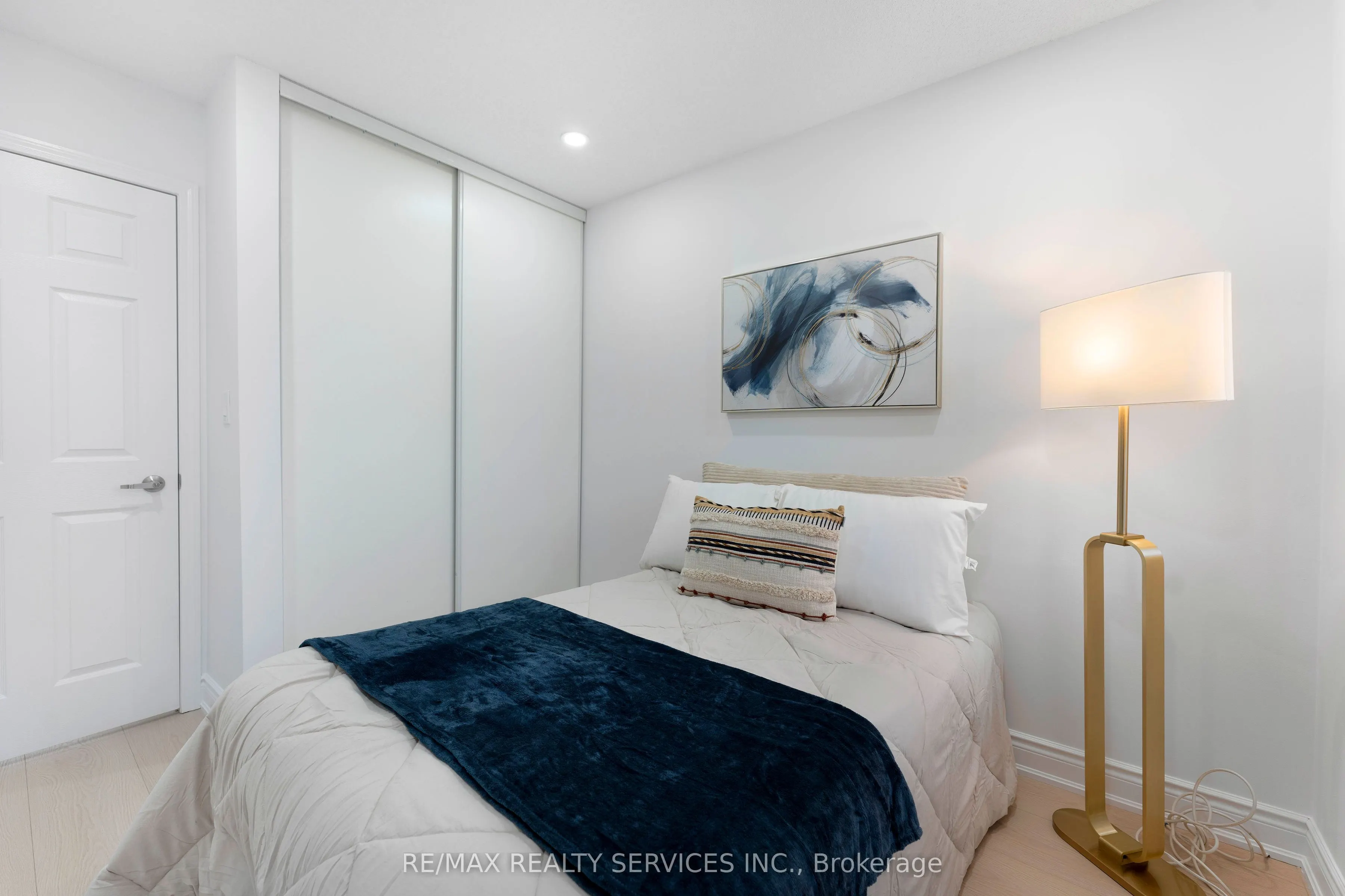 80 Acorn Place, #28