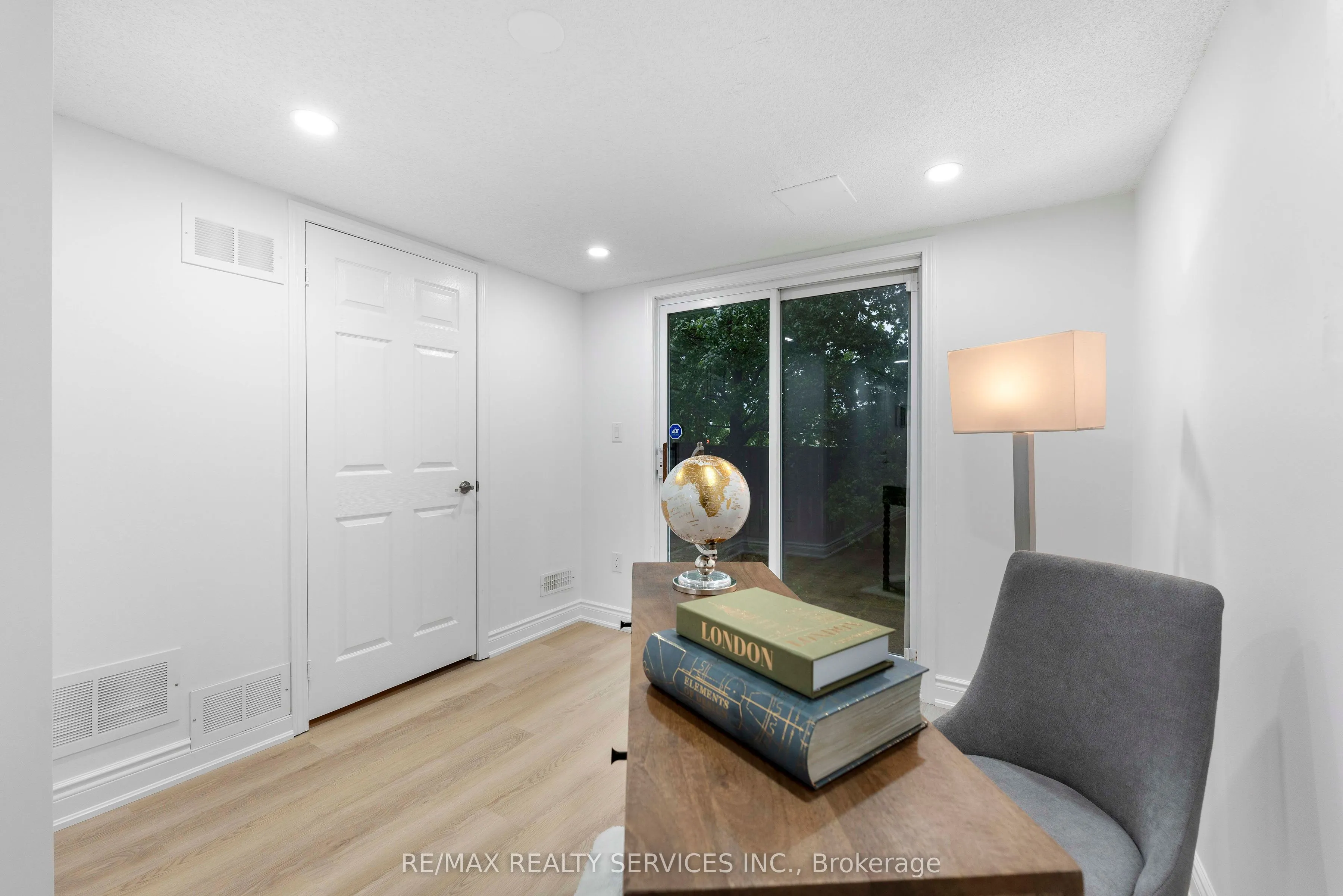 80 Acorn Place, #28