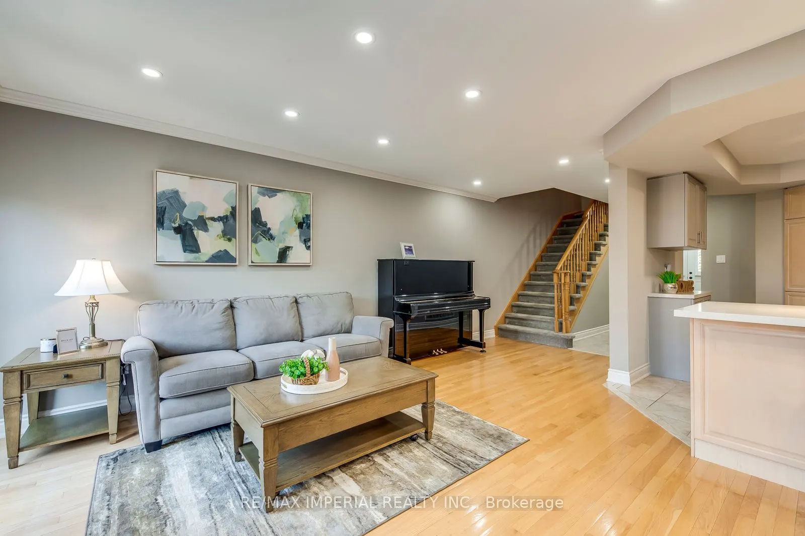 2182 Oakpoint Road