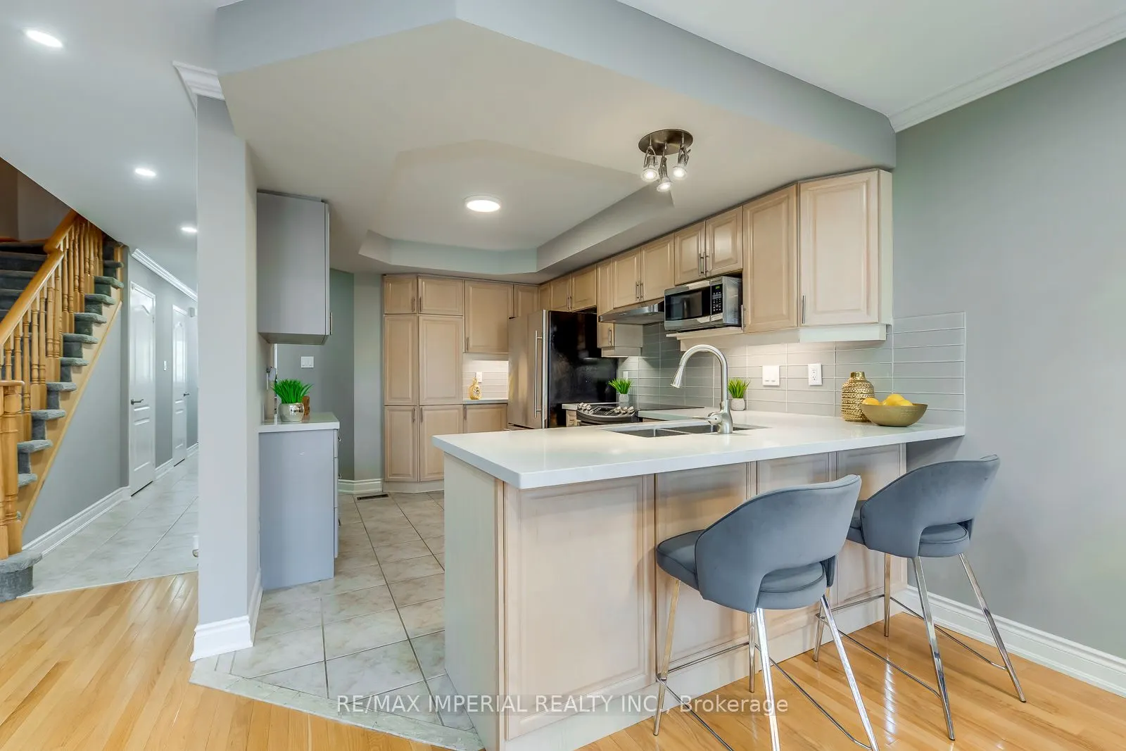2182 Oakpoint Road
