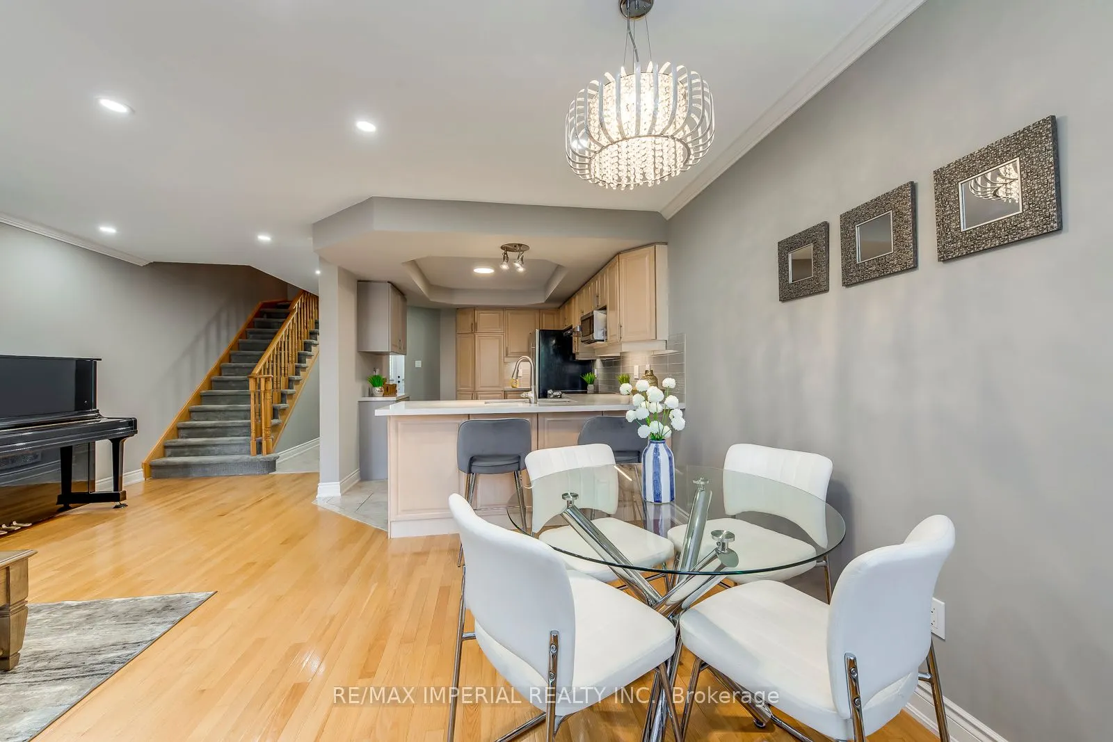 2182 Oakpoint Road