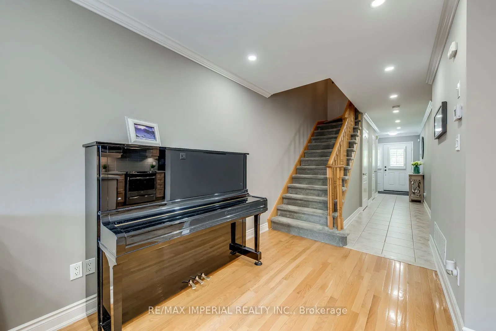 2182 Oakpoint Road