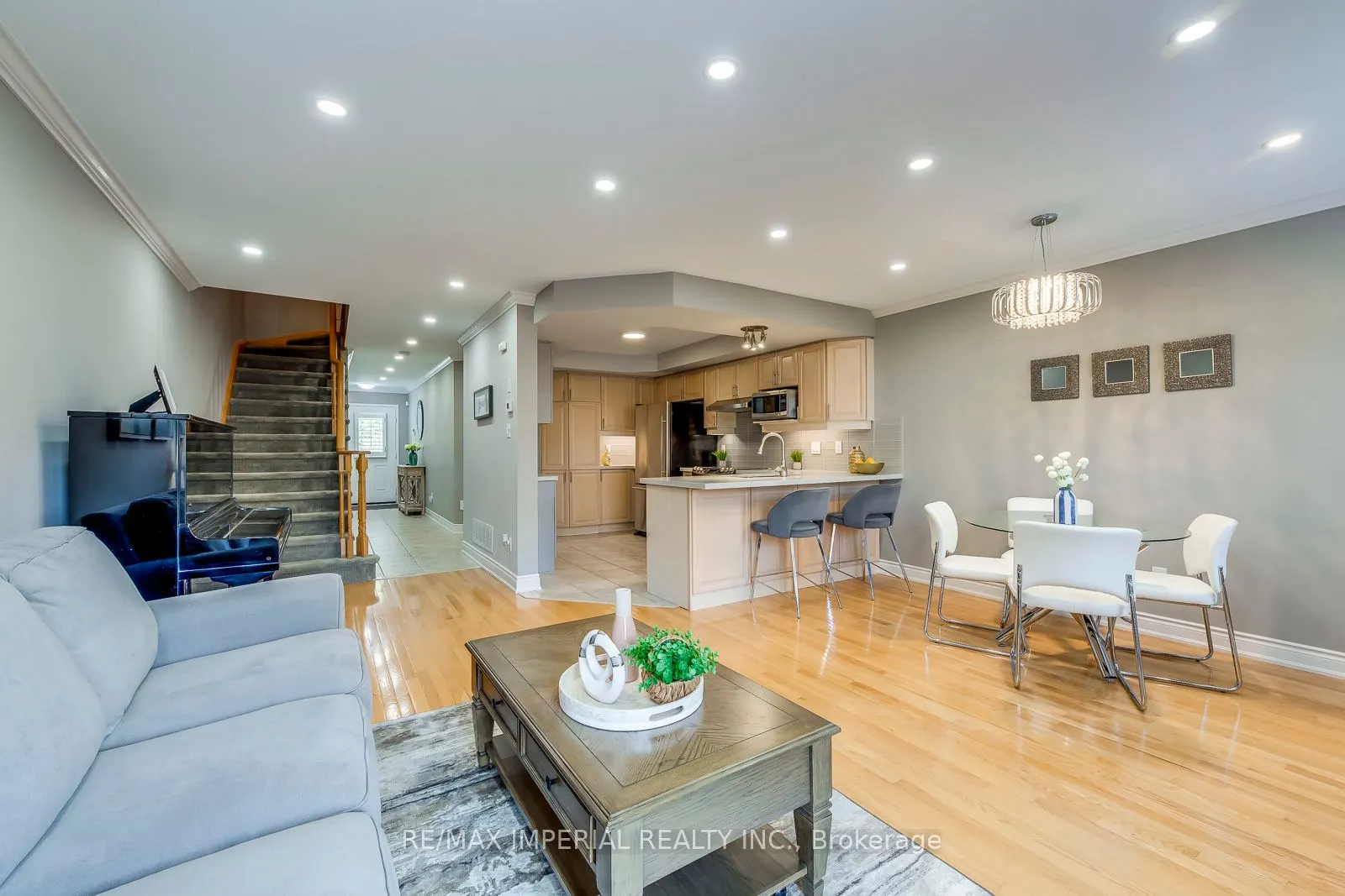 2182 Oakpoint Road
