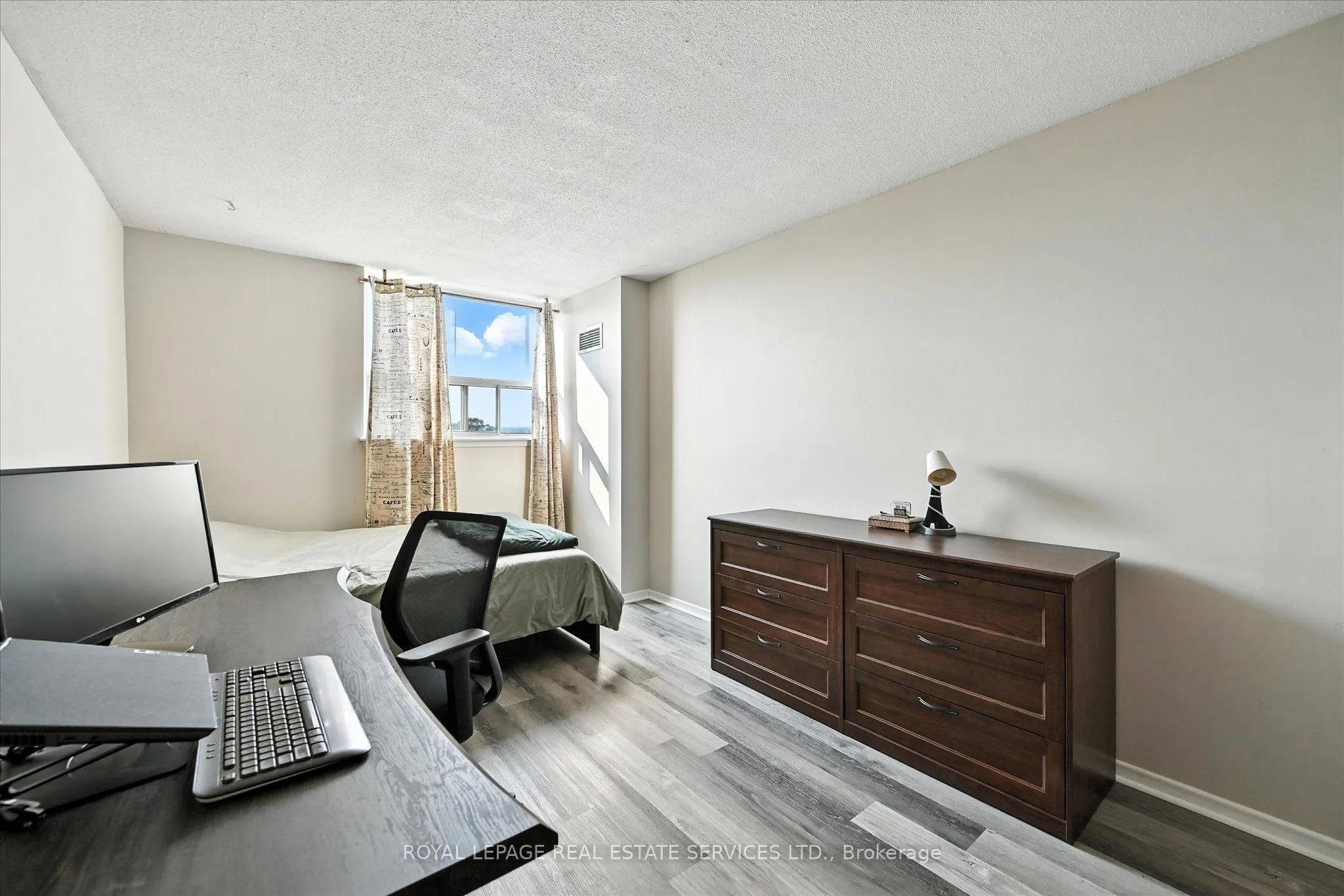 1425 Ghent Avenue, #707