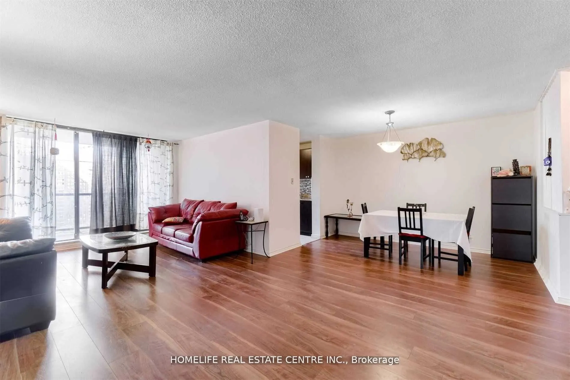 21 Knightsbridge Road, #1210