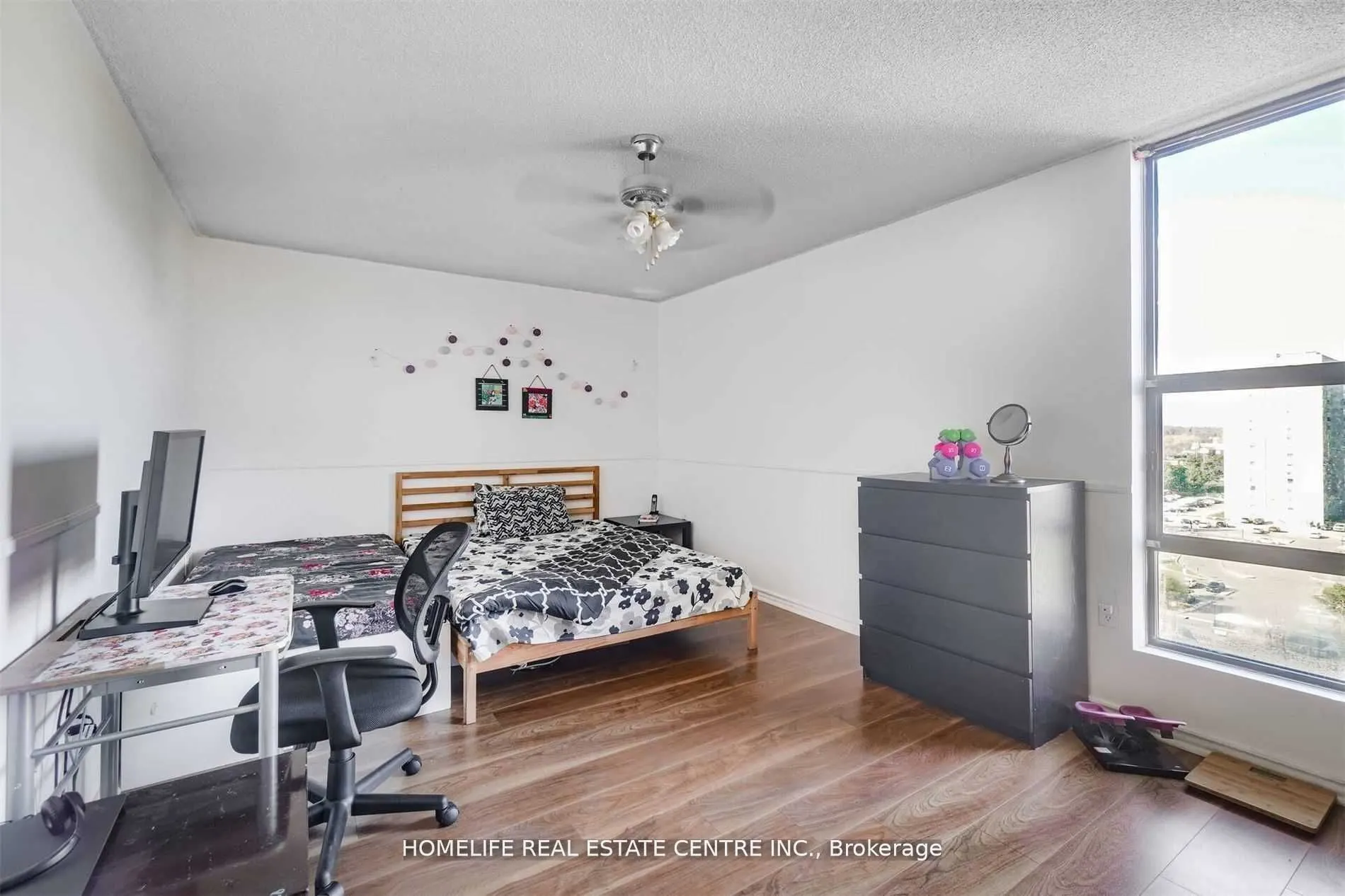21 Knightsbridge Road, #1210