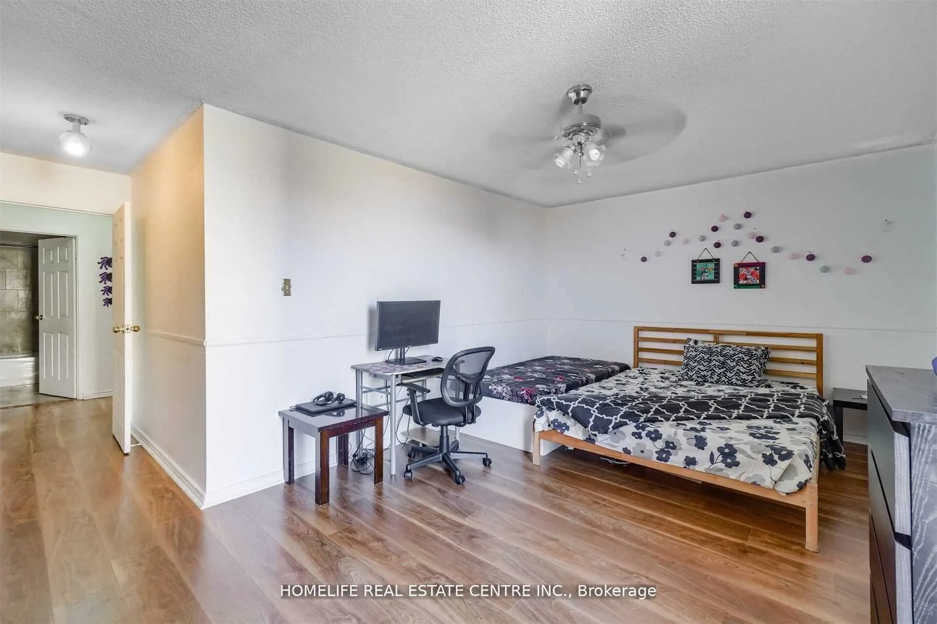 21 Knightsbridge Road, #1210