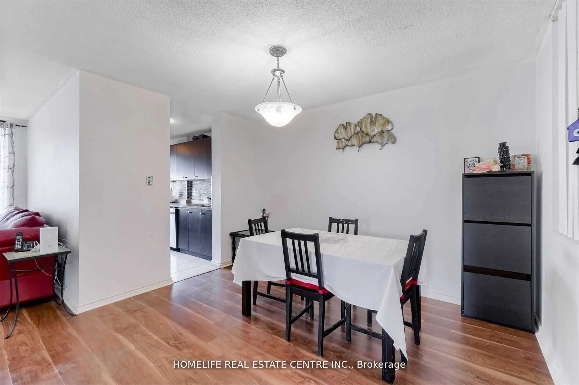 21 Knightsbridge Road, #1210