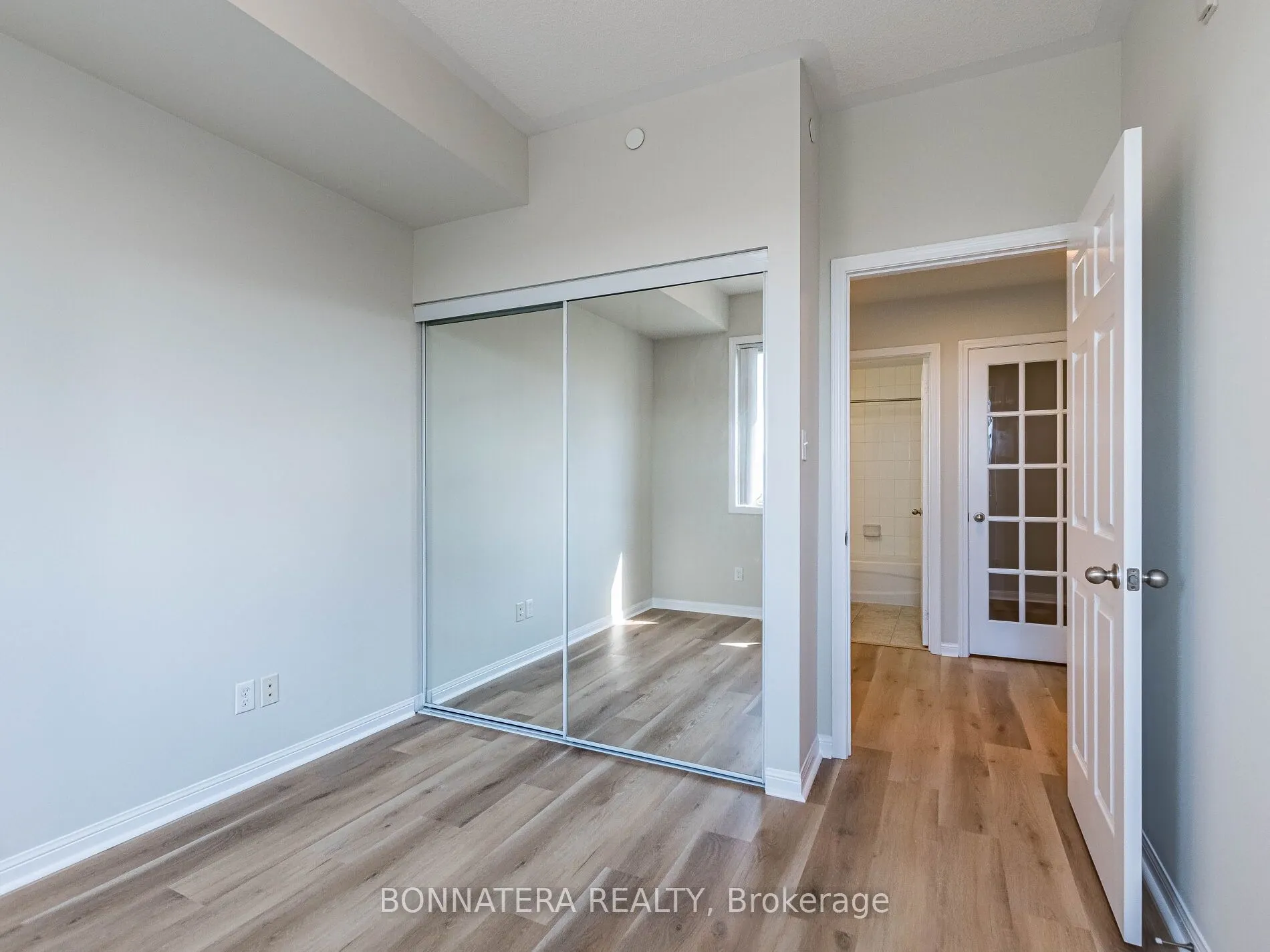 3075 Thomas Street, #407