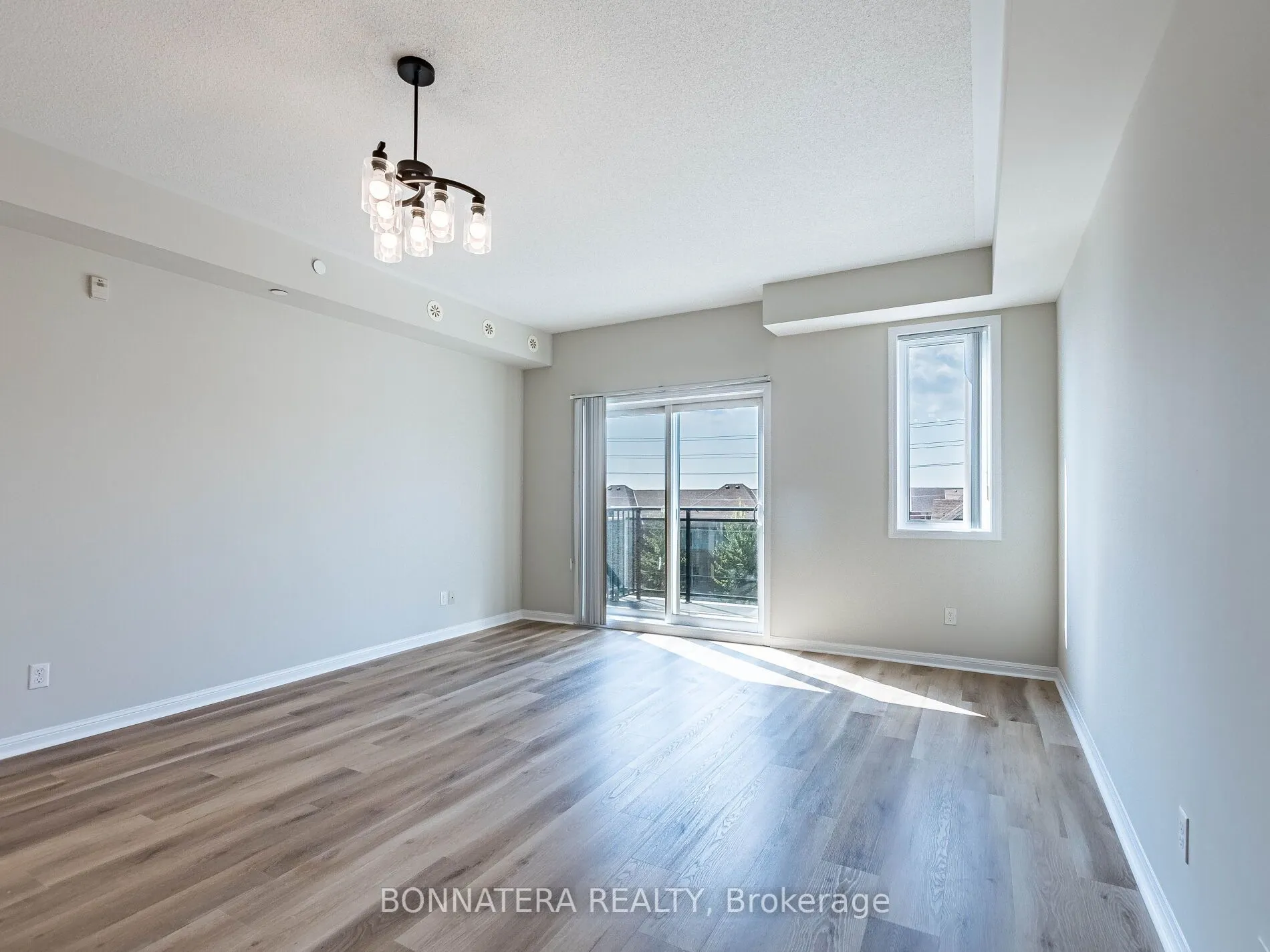 3075 Thomas Street, #407