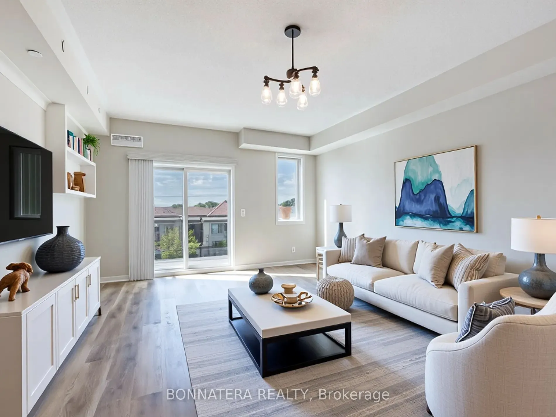 3075 Thomas Street, #407
